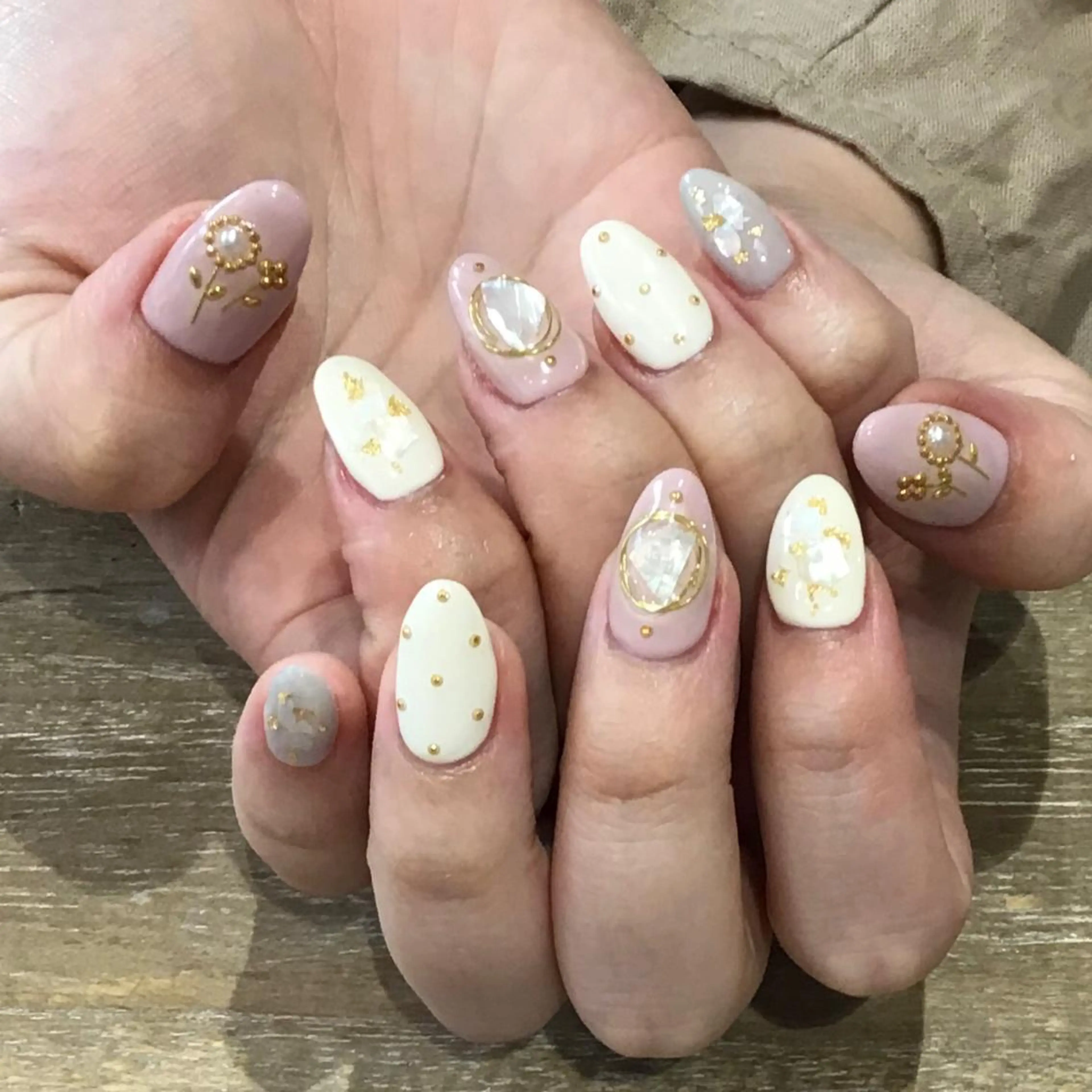 ネイル Nest 三田のマツエク・マツパデザイン