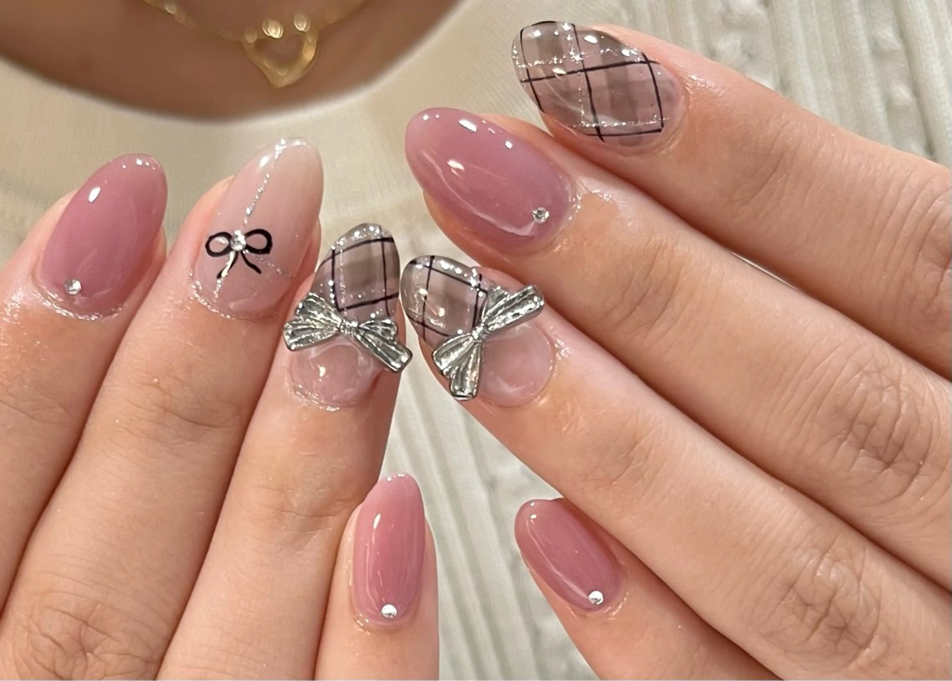 ネイル リボン swallow nail所属・スワローネイル misatoのネイルデザイン