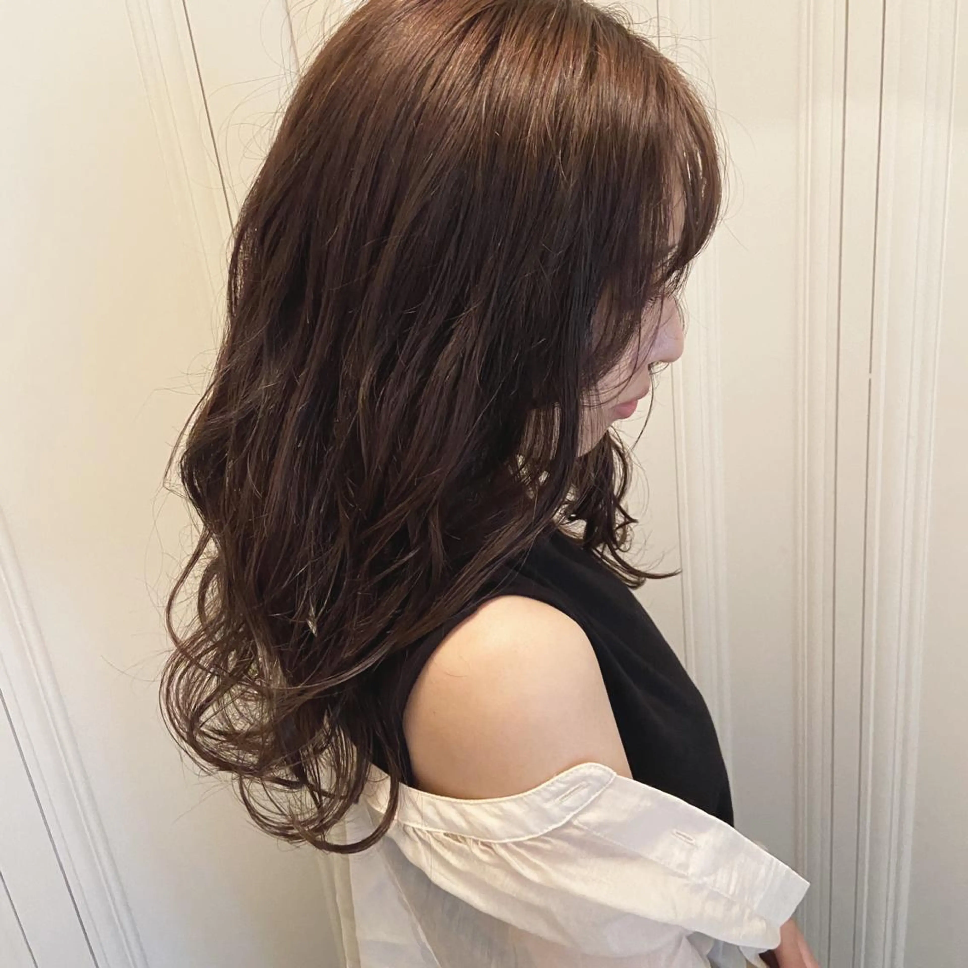 ミディアム 峯 志帆のヘアスタイル