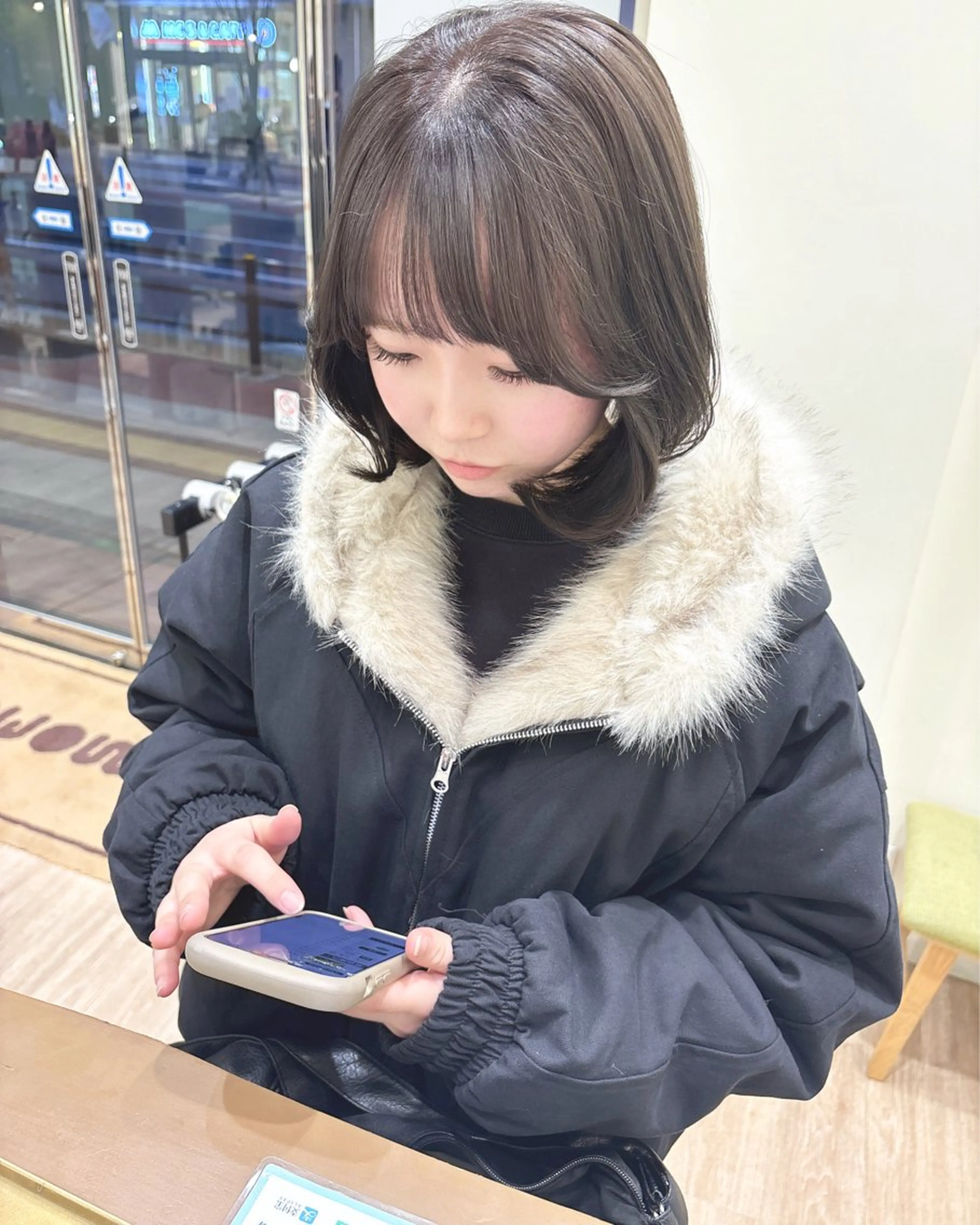 ミディアム カラー ブリーチ ケアブリーチ ハイトーンカラー カット ヘアカラー トリートメント ケアブリーチ 坪井佑樹のヘアスタイル