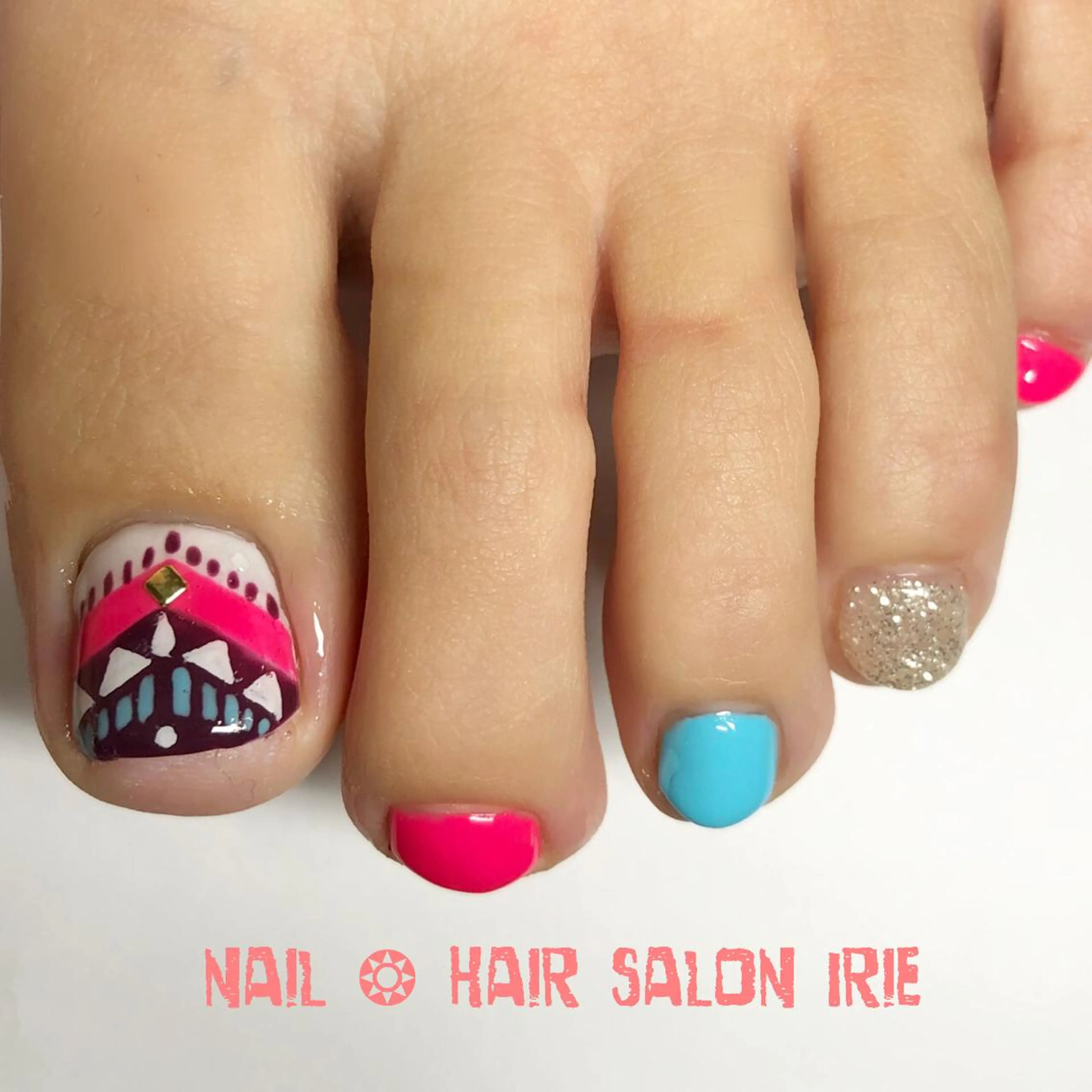 ネイル 持ち込み フットネイル Hair salon Irie所属・與儀 知佳のネイルデザイン