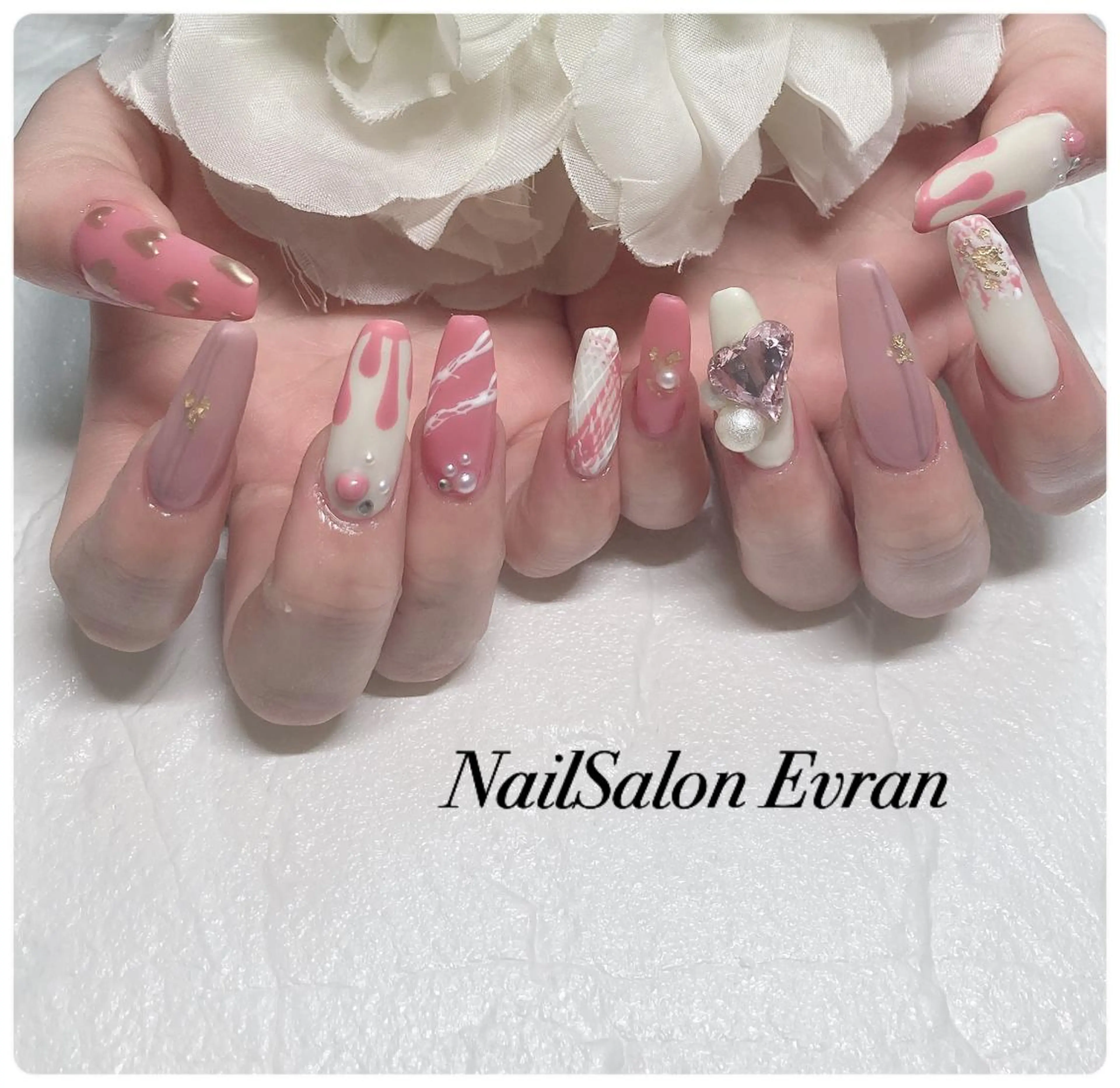ネイル 長さ出し スカルプネイル バレンタイン Nail salon Evranのネイルデザイン