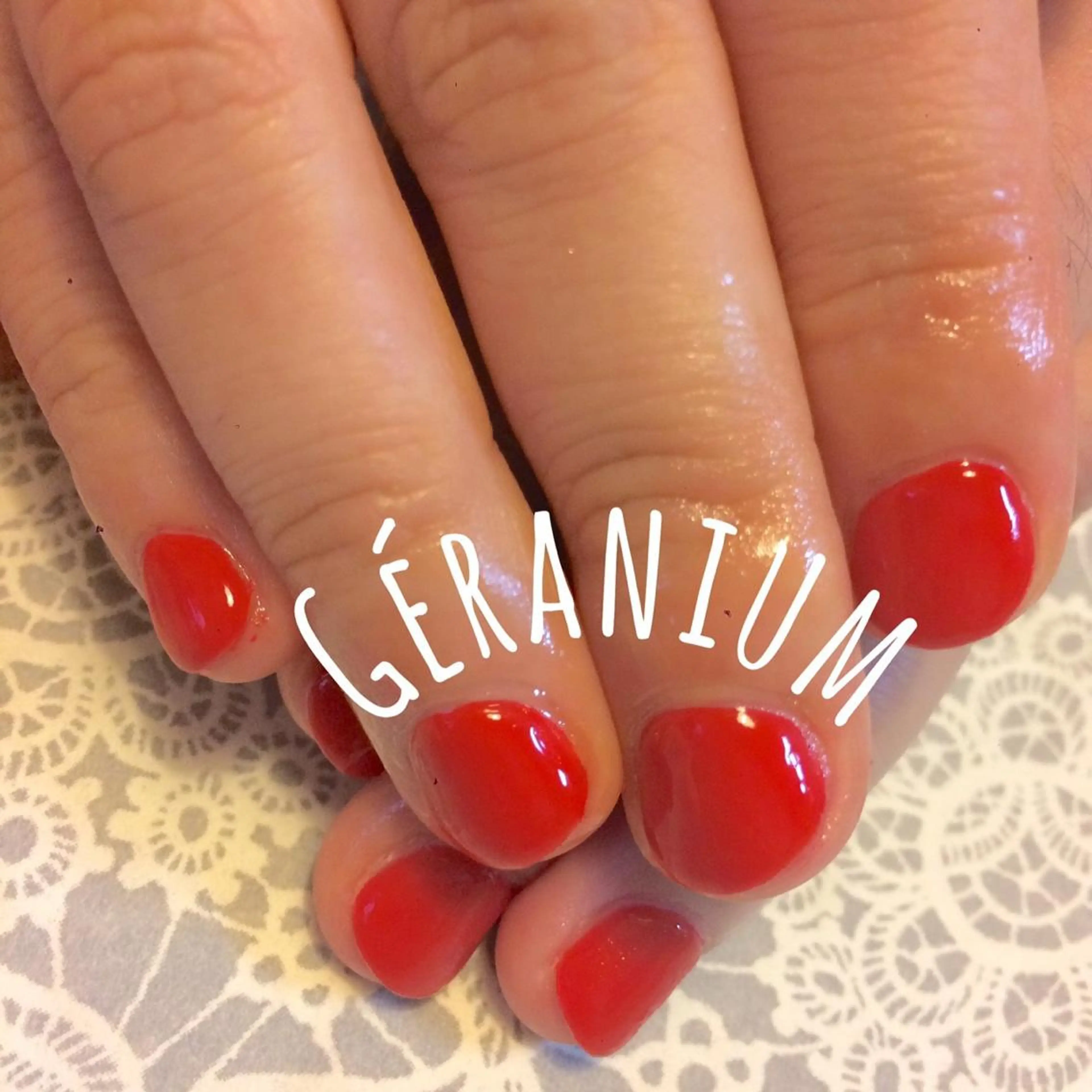 ネイル 赤色 GéRanium Harukaのネイルデザイン