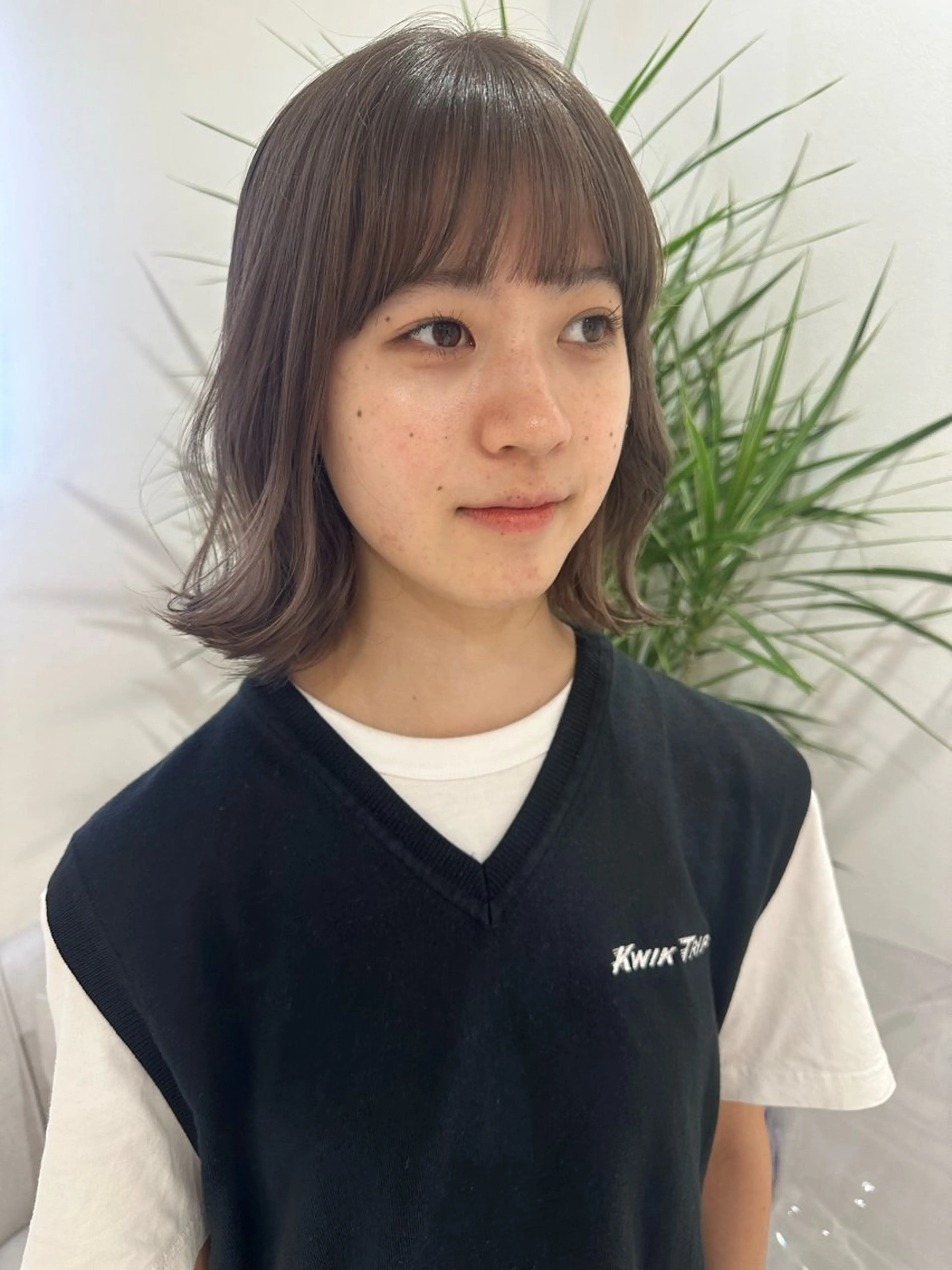 ショート カラー カット ヘアカラー かえ🩶韓国ボブ🎀 透明感カラー🥣のヘアスタイル
