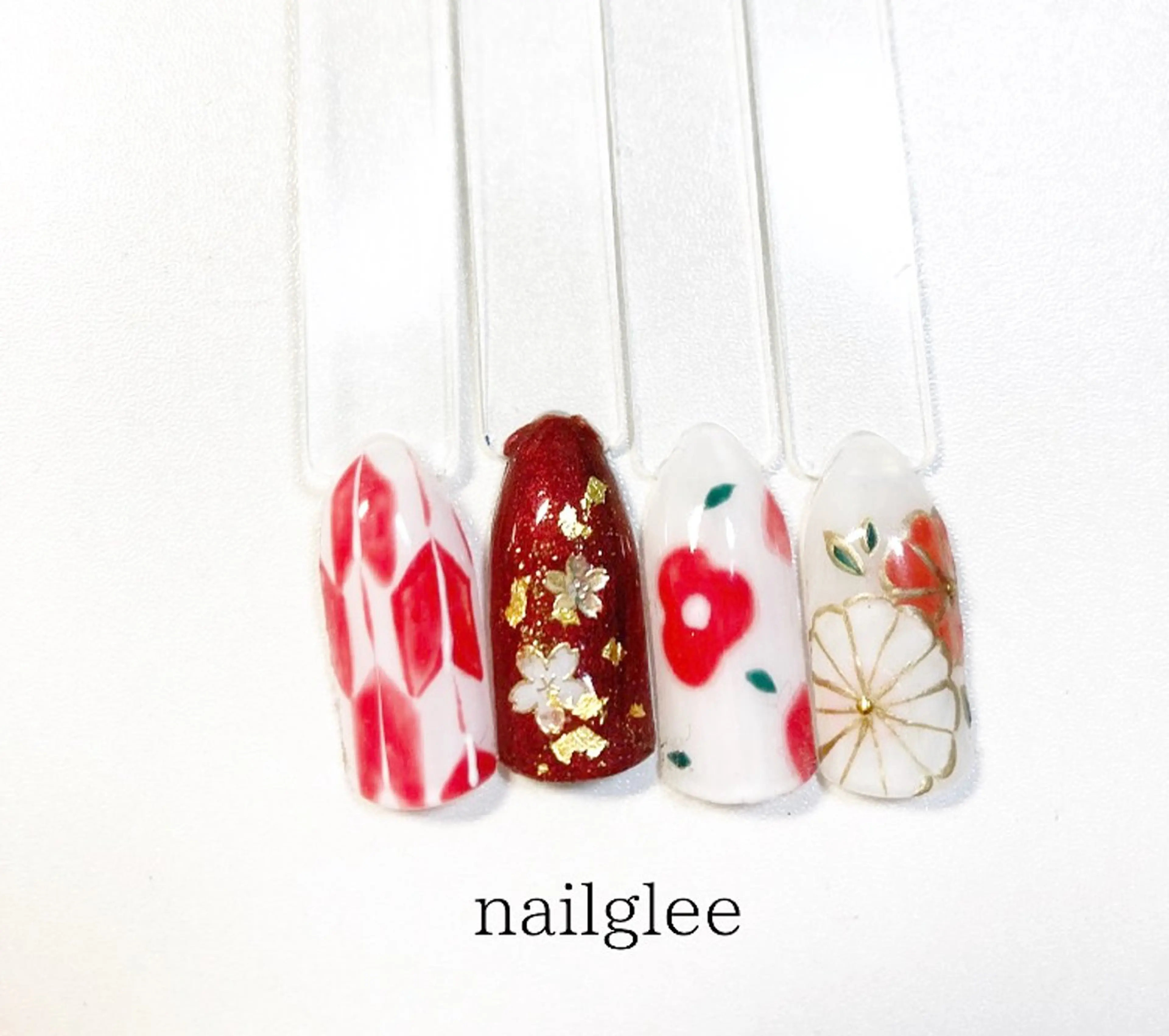 セミロング RISA nail gleeのネイルデザイン