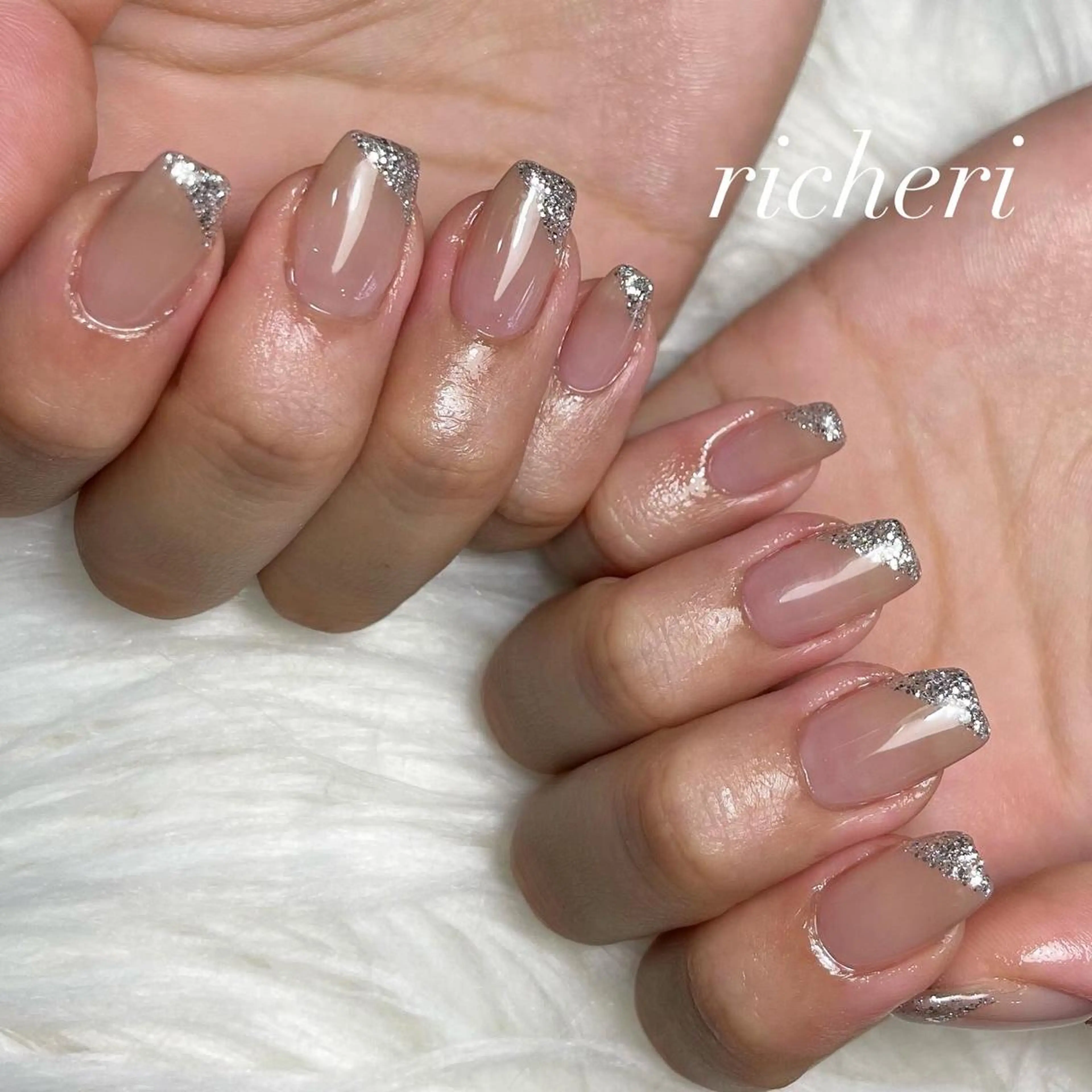 ミディアム ネイル 韓国風ヘア アートネイル フレンチネイル ジェルネイル ガラスフレンチ richeri beautyのエステ・リラクイメージ