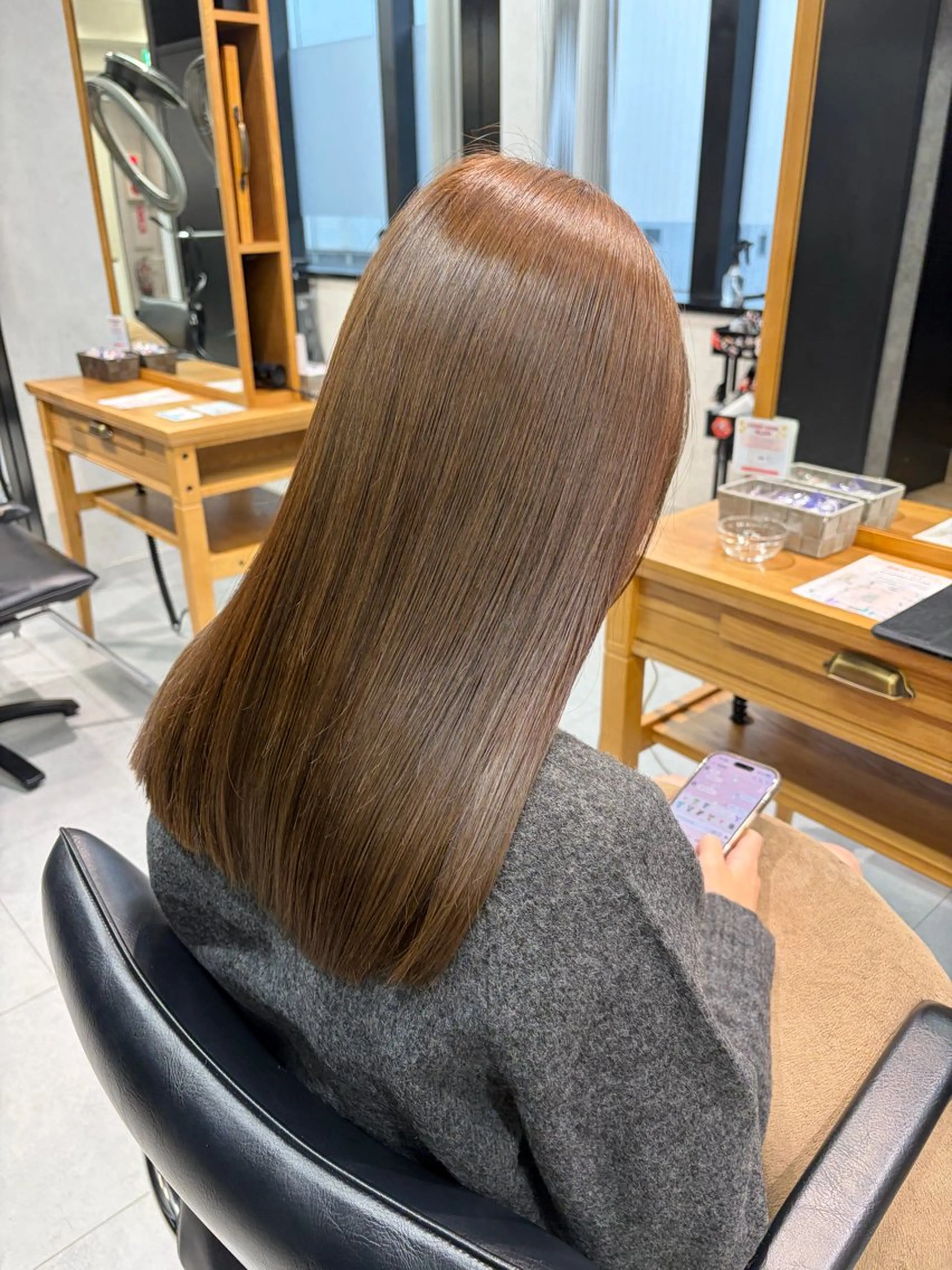 セミロング カラー ブリーチ ダブルカラー ブリーチなしカラー オリーブカラー 髪質改善 カット ヘアカラー トリートメント ✨横須賀髪質改善✨️ 加藤 百音のヘアスタイル