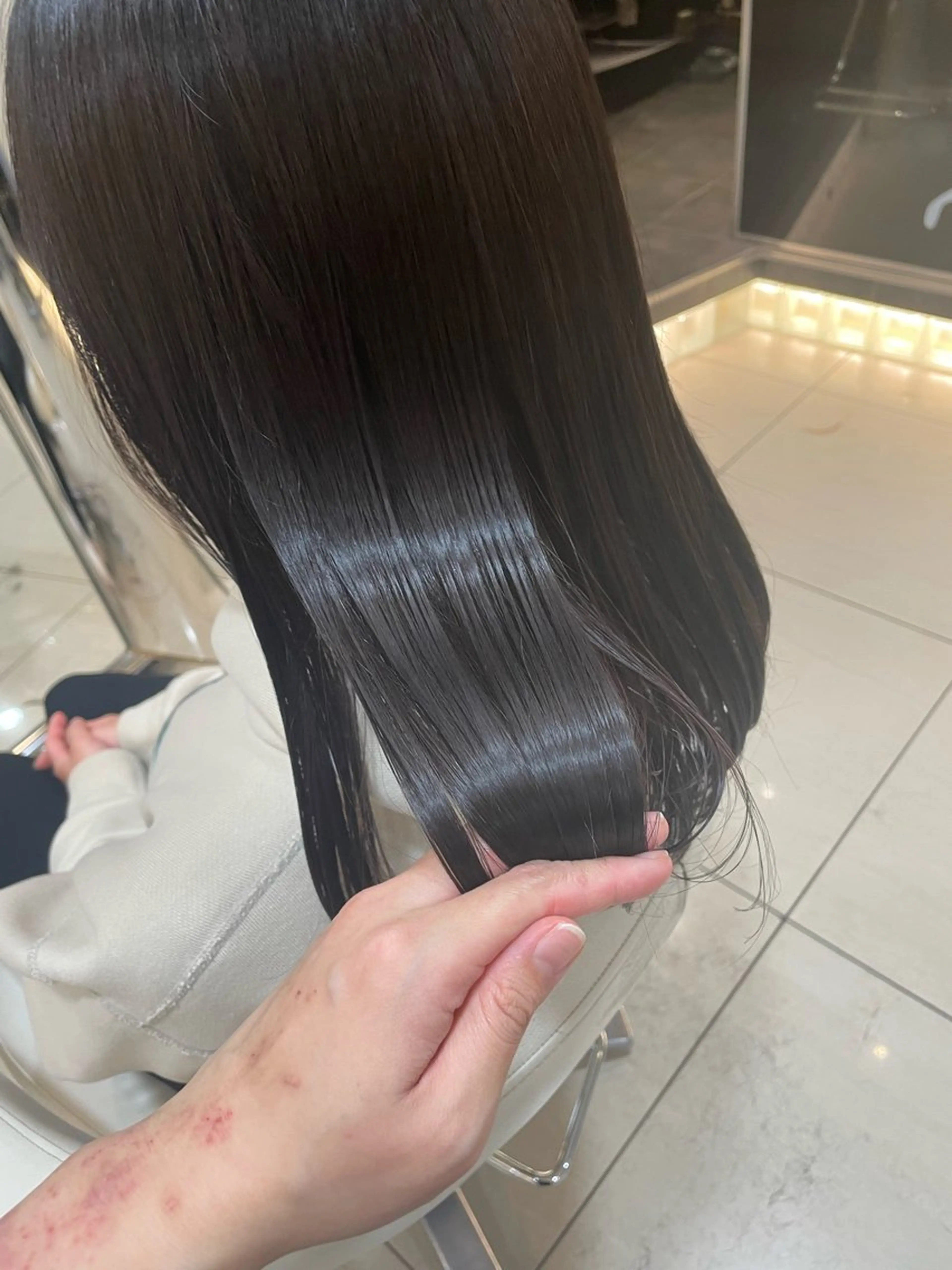 セミロング カット トリートメント 髪質改善 LISAのヘアスタイル