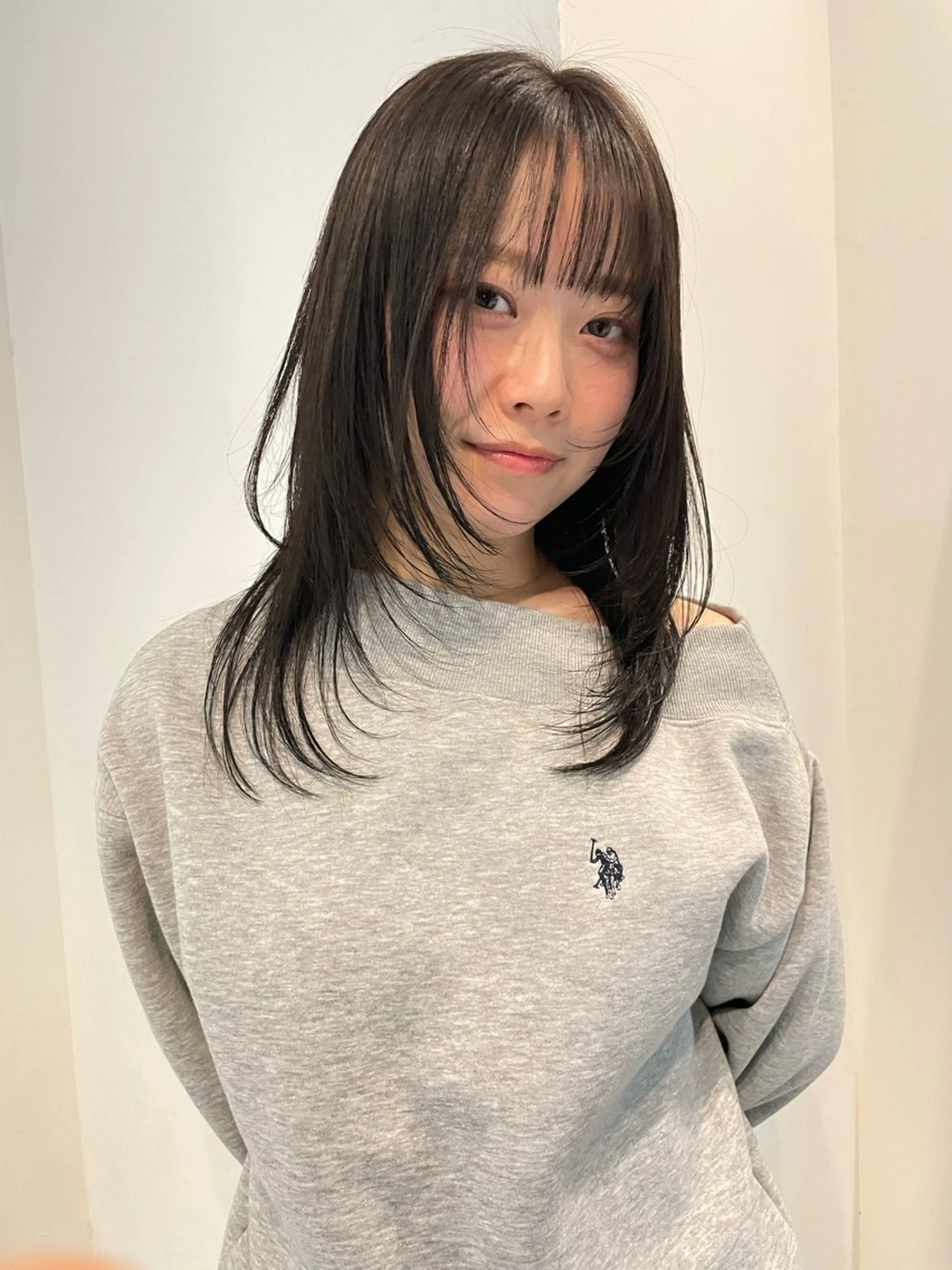 ミディアム ハイレイヤー レイヤーカット 熊崎 葵のヘアスタイル