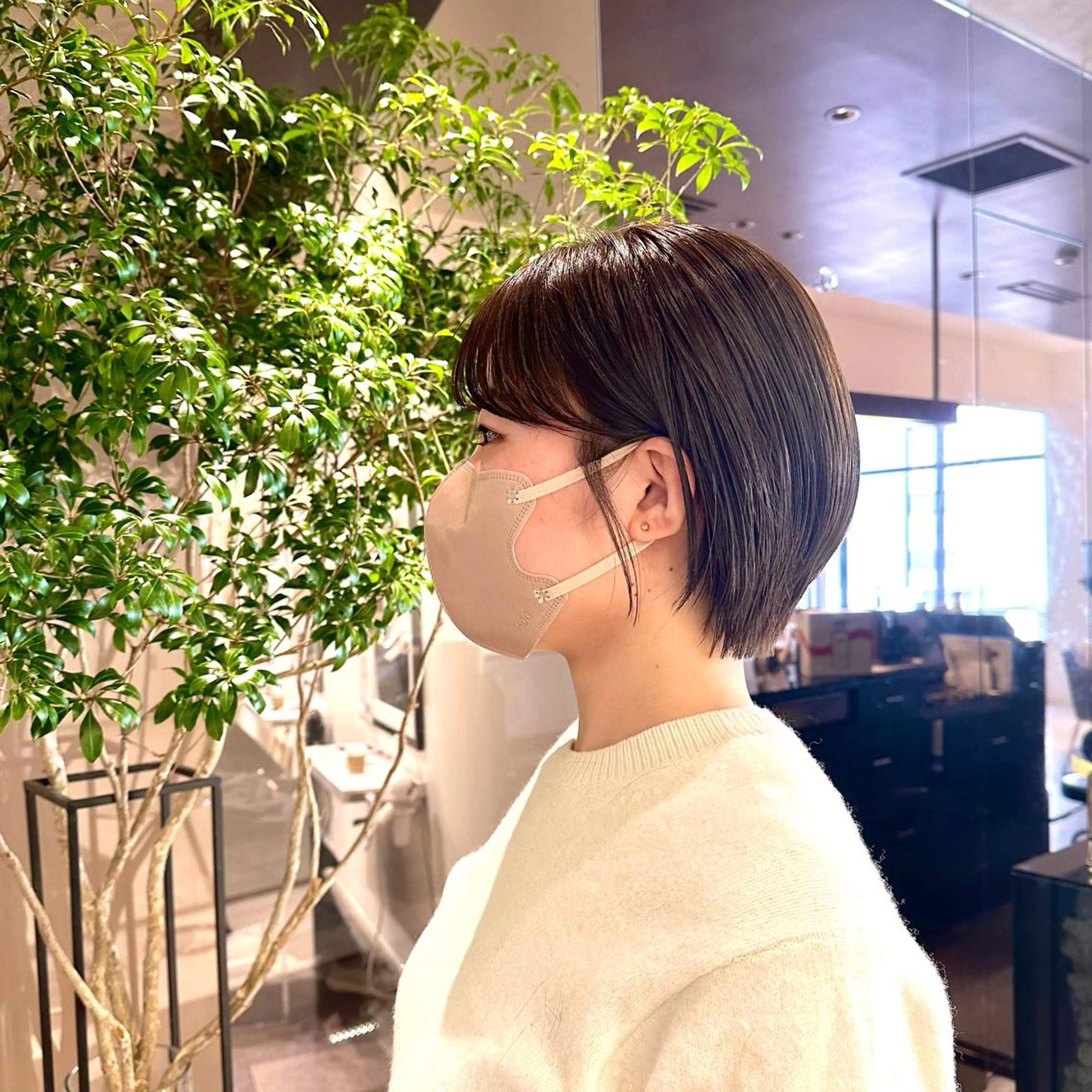 ショート カラー ブリーチ イヤリングカラー ハイライトカラー インナーカラー ブリーチなしカラー 巻ける縮毛矯正/艶 カラーchika🩵のヘアスタイル