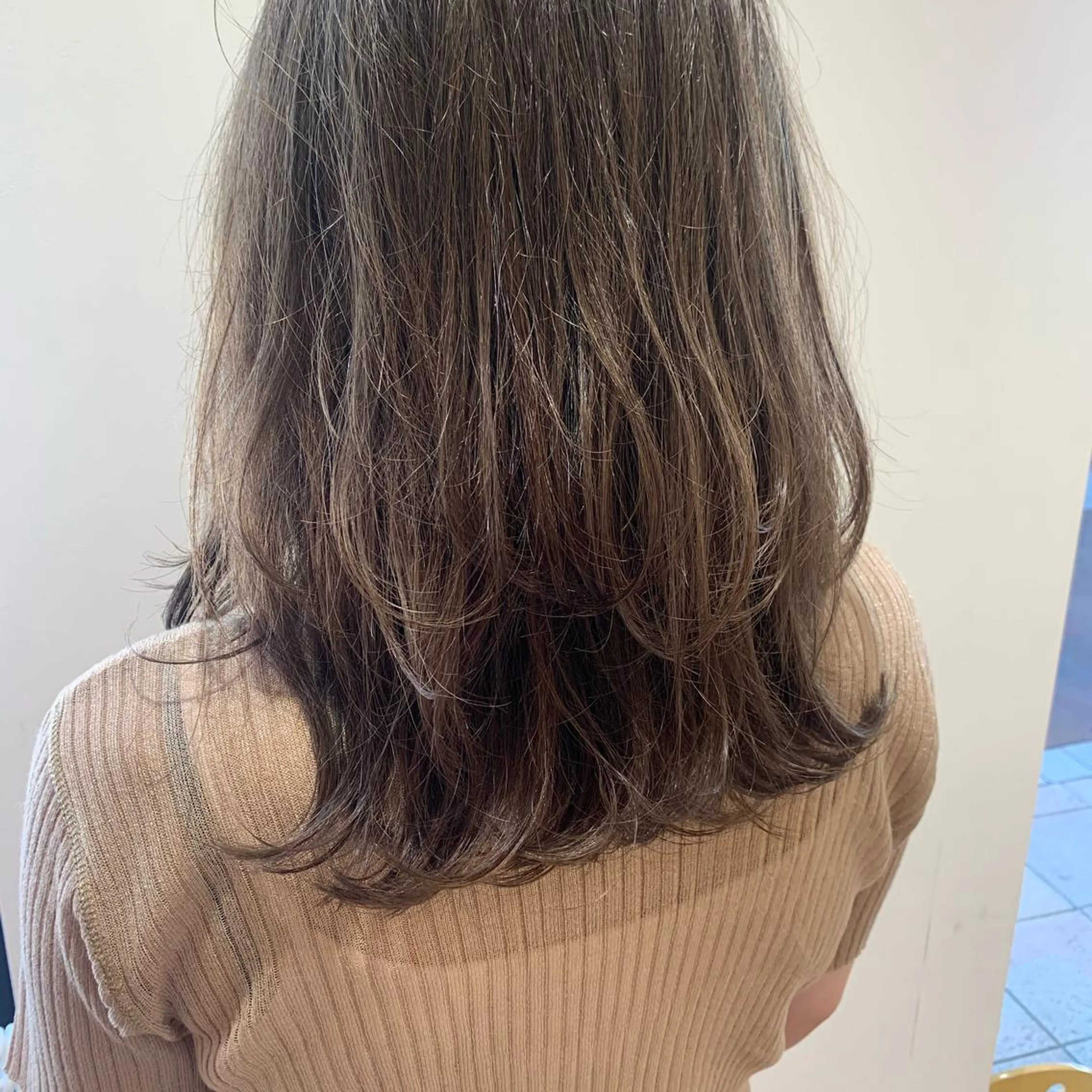 ミディアム 透明感カラー 金村真子のヘアスタイル