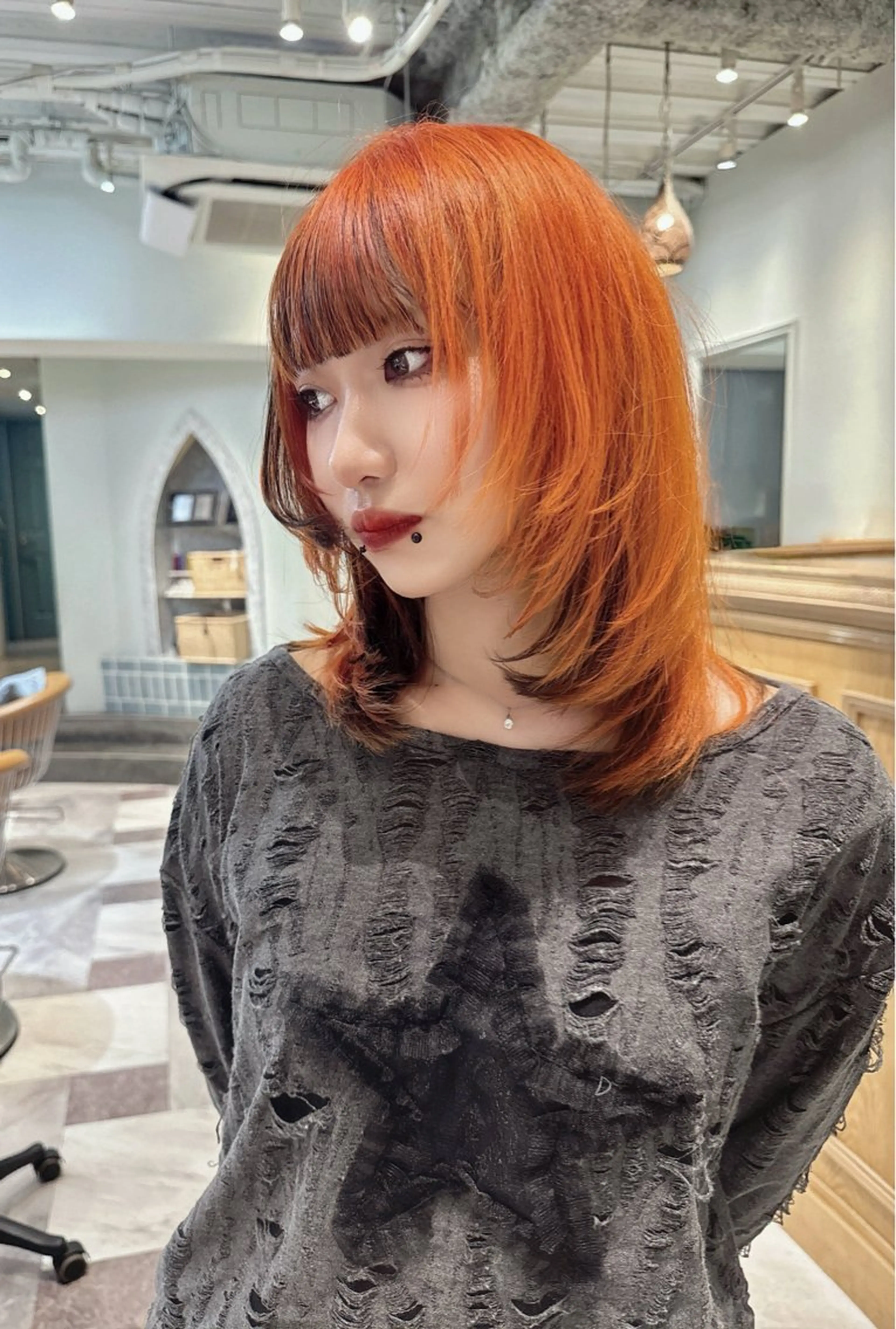 セミロング 服部大地/ブリーチ 無しWカラー髪質改善のヘアスタイル