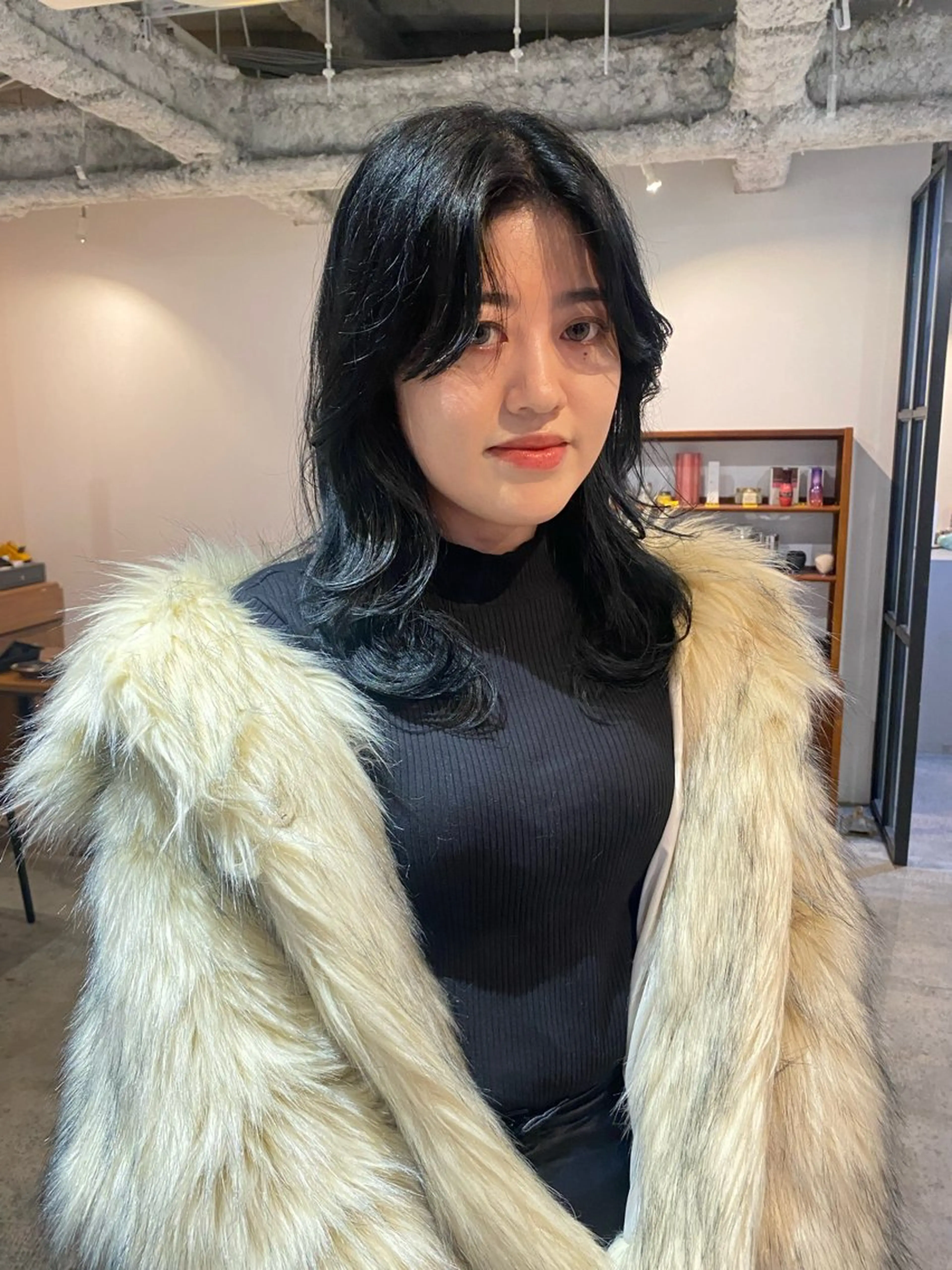 セミロング カラー Hayashi Shioriのヘアスタイル