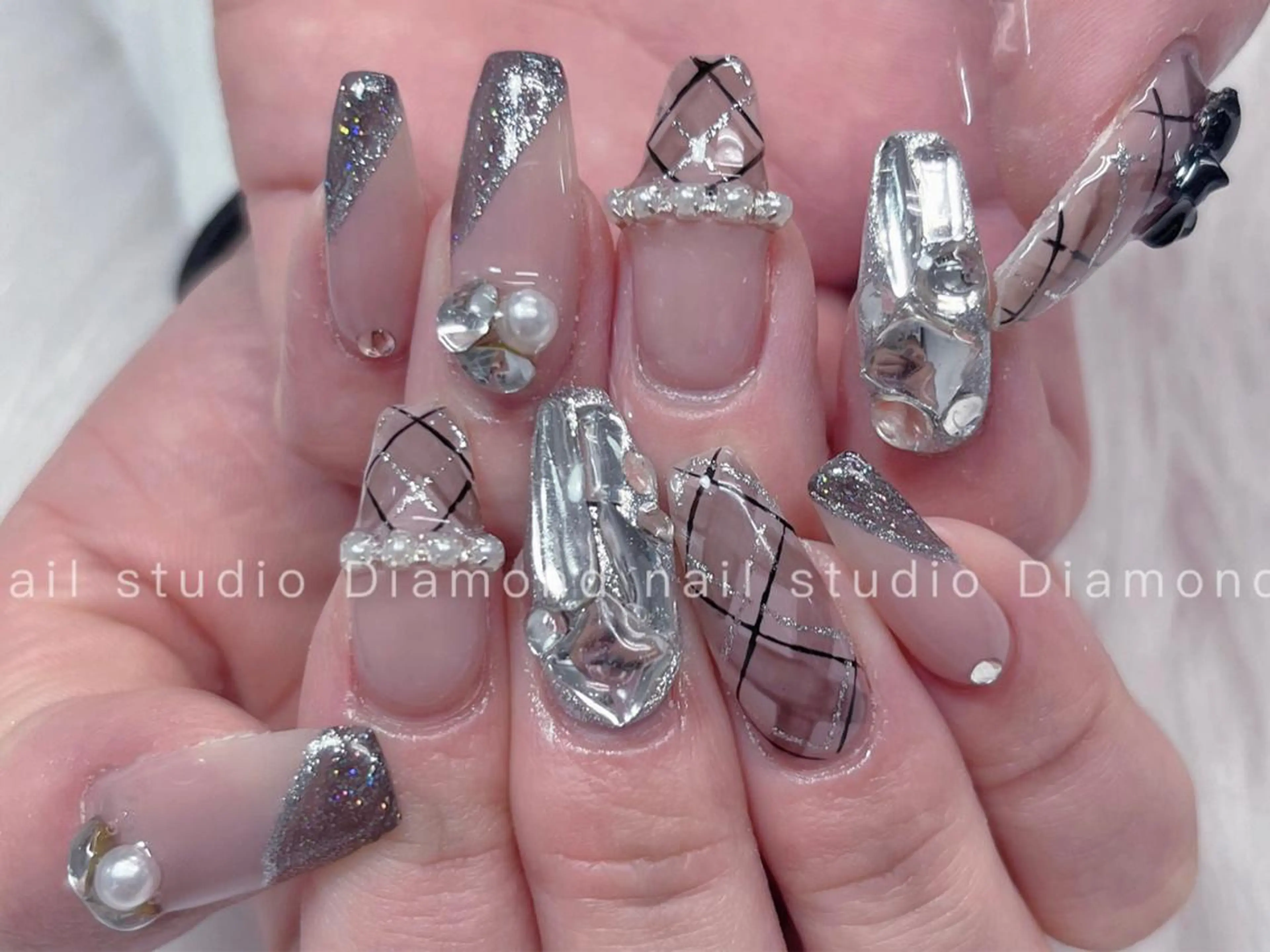 ロング ハンドネイル DIAMOND 💅のネイルデザイン