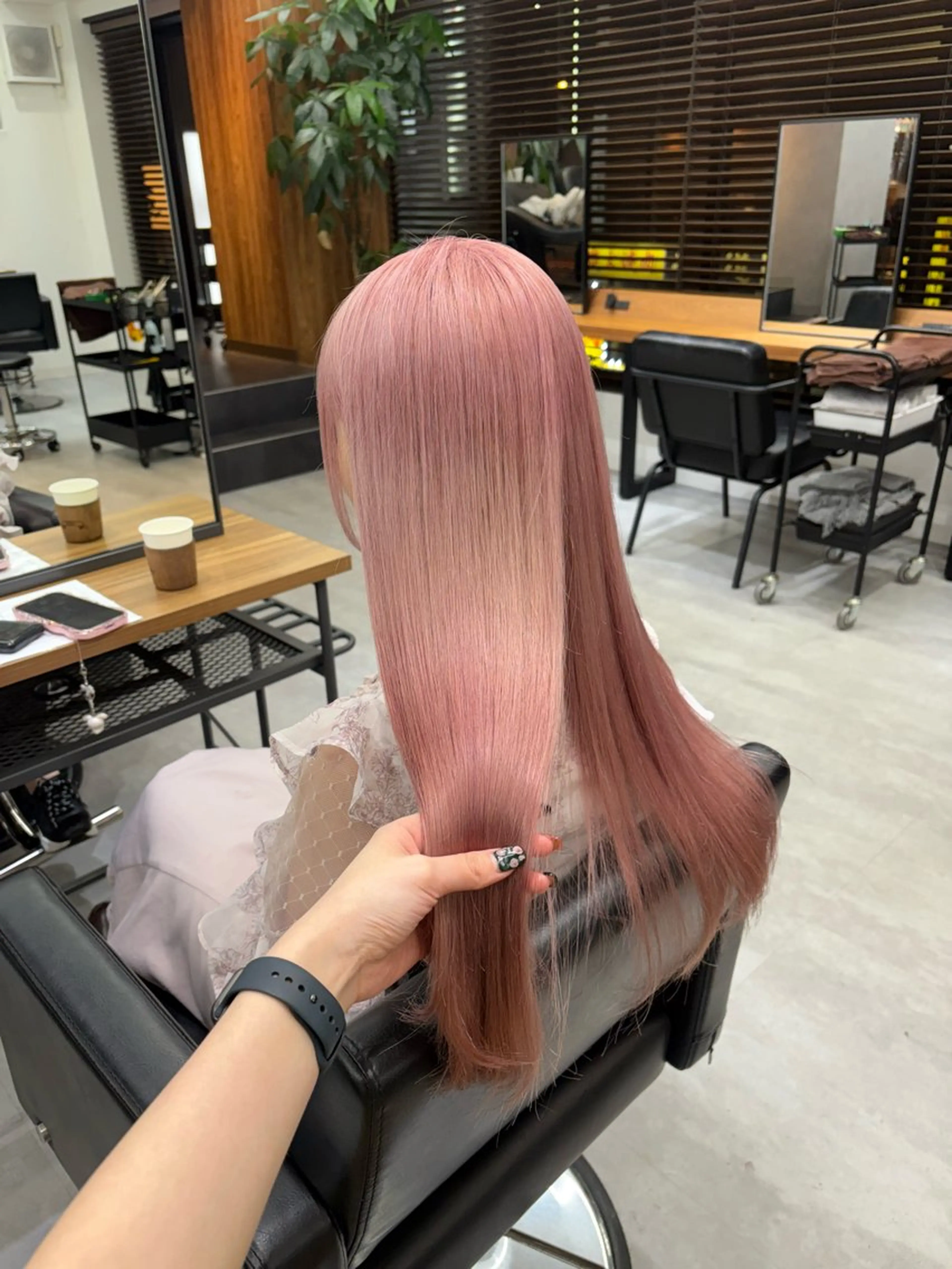 ロング カラー ベージュカラー ブリーチ ピンクカラー ピンクベージュ ヘアカラー トリートメント ENA💗NEXT /ハイトーンエクステのヘアスタイル