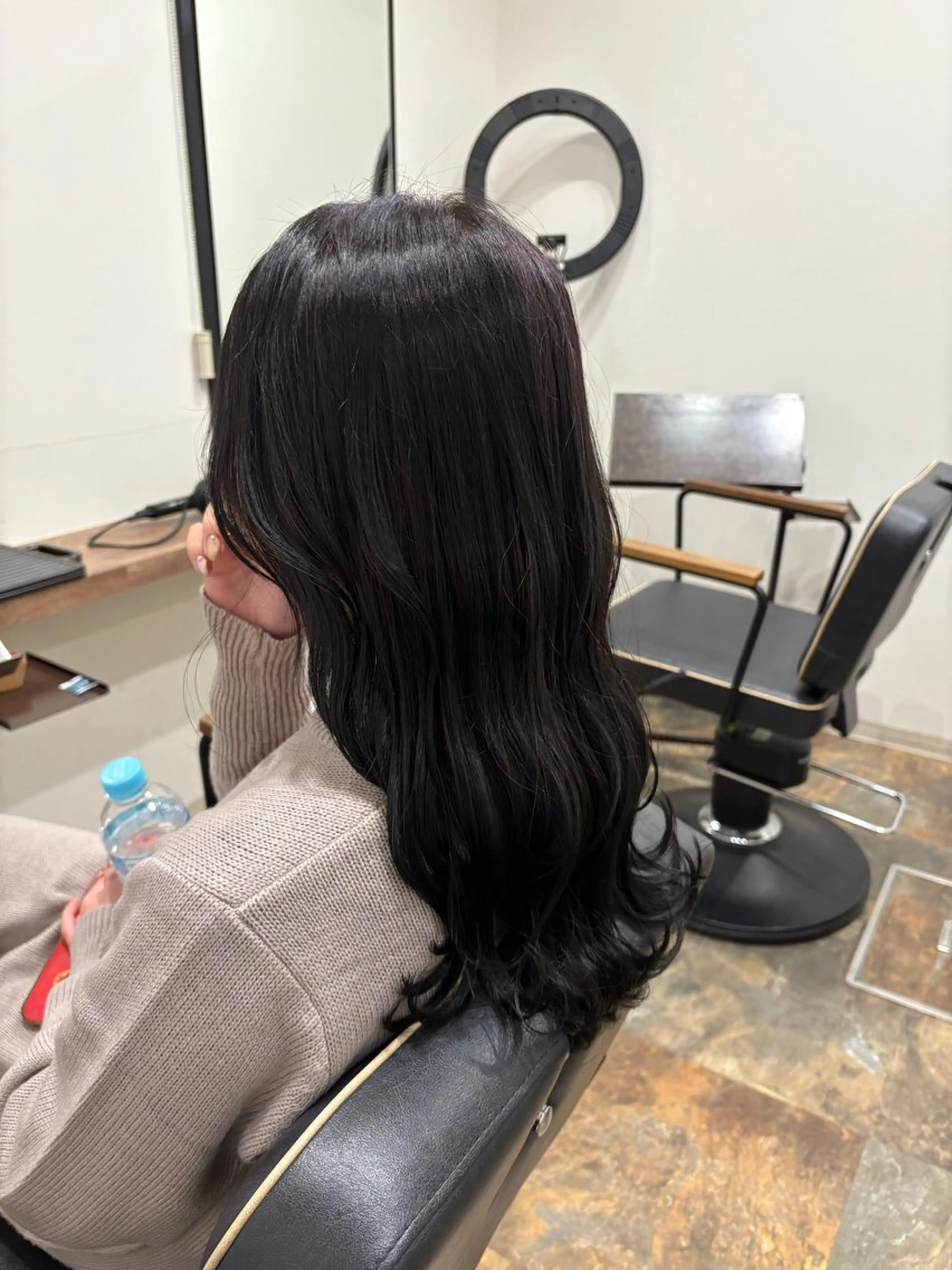 ロング アッシュ アッシュブラック ヘアカラー CHESS所属・星 優南のヘアスタイル