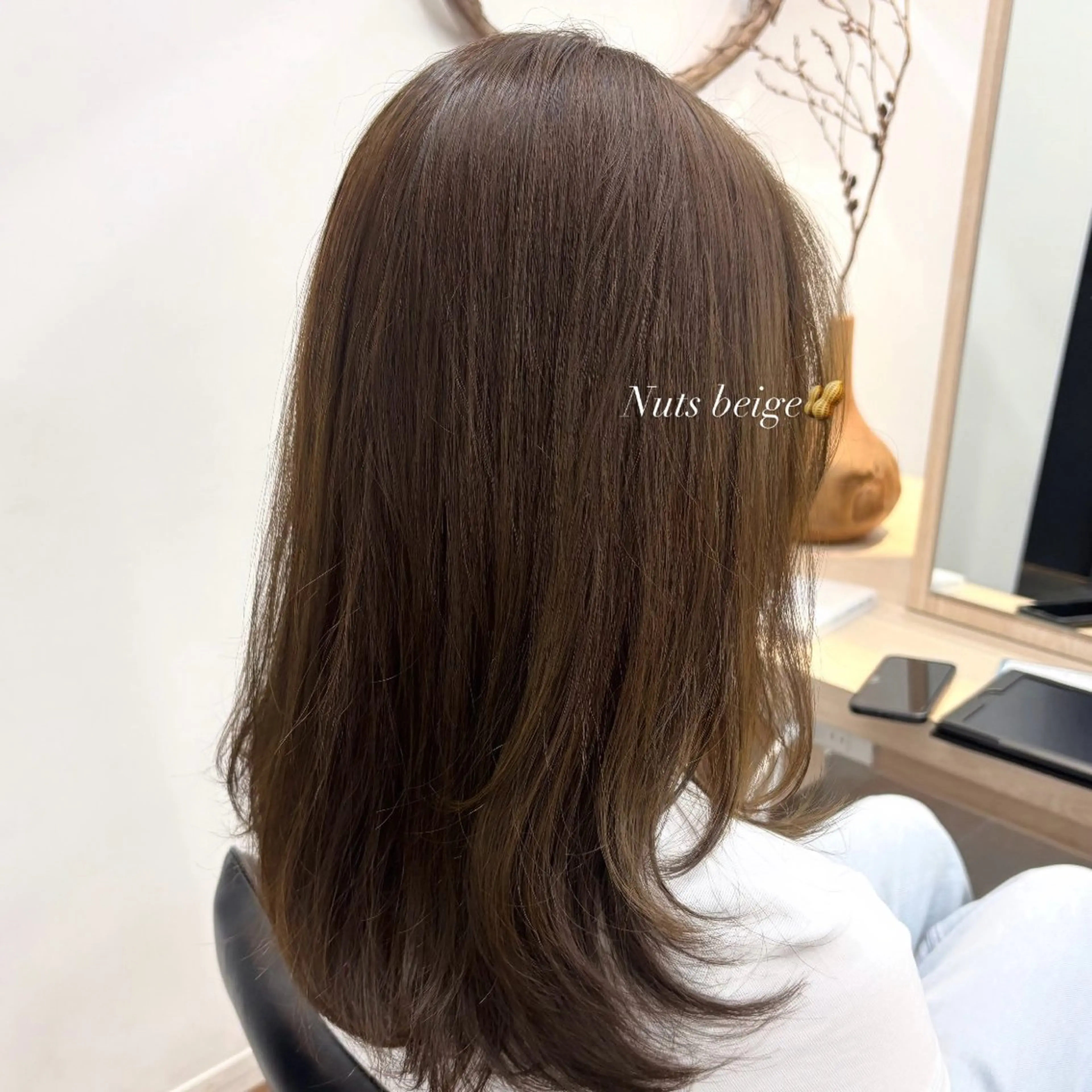 ロング カラー ベージュカラー かどたはるな レイヤー/パーマのヘアスタイル