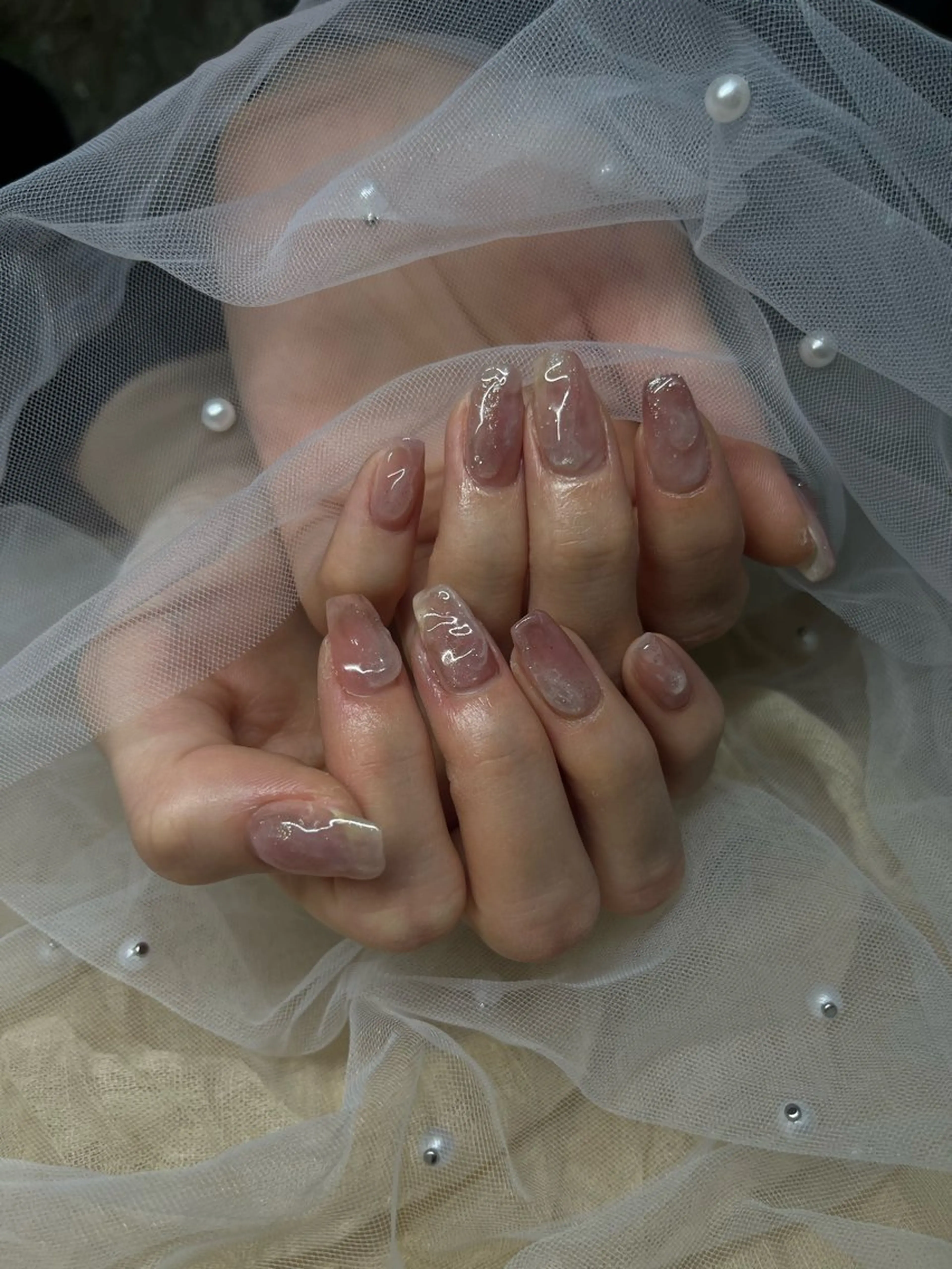 ネイル 氷ネイル・うるうるネイル ニュアンスネイル ハンドネイル atelier moi所属・atelier moiのネイルデザイン