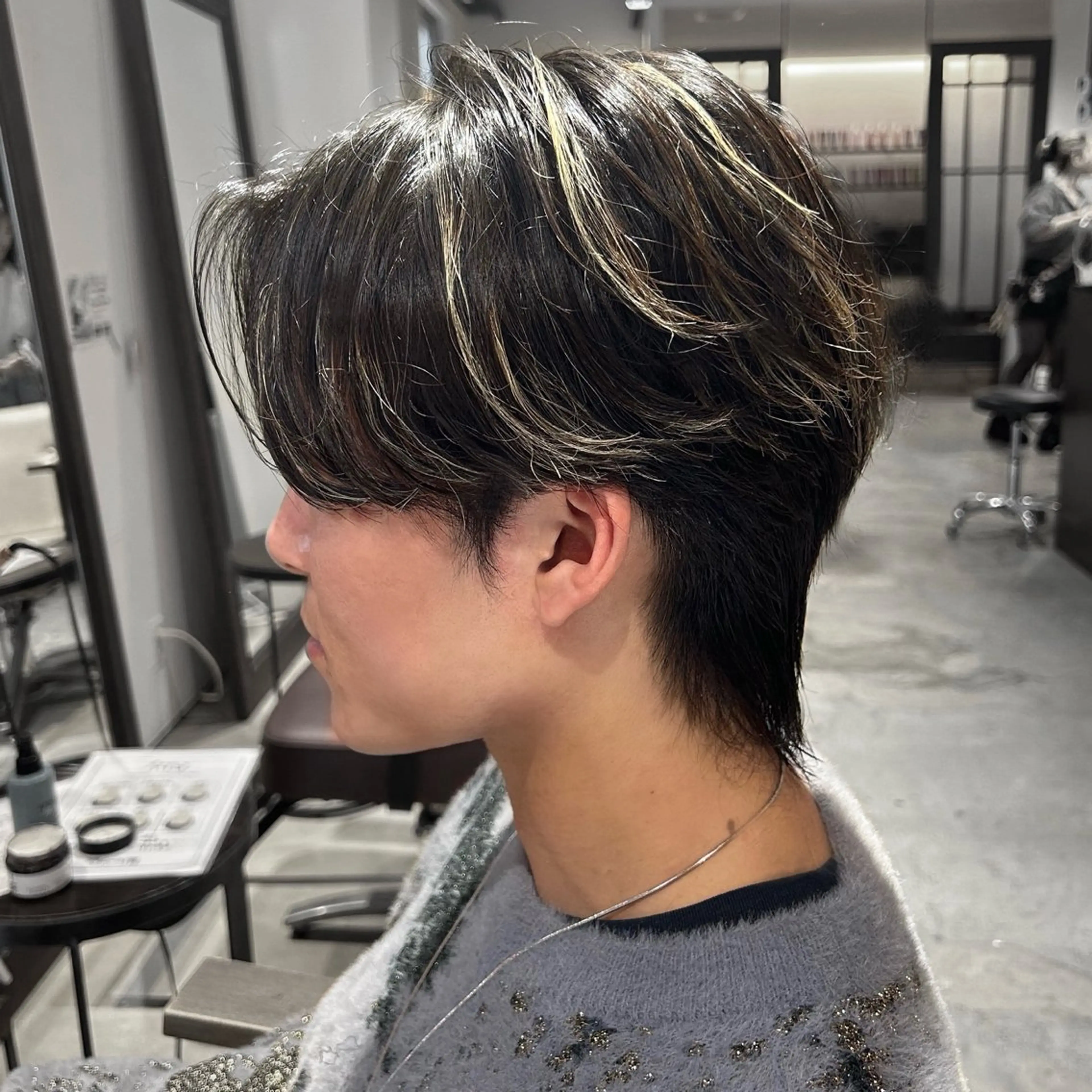 メンズ アイブロウ メンズパーマ メンズツイストパーマ 刈り上げ 波巻きパーマ メンズアイブロウ Any所属・メンズ専門美容師 MIUのヘアスタイル