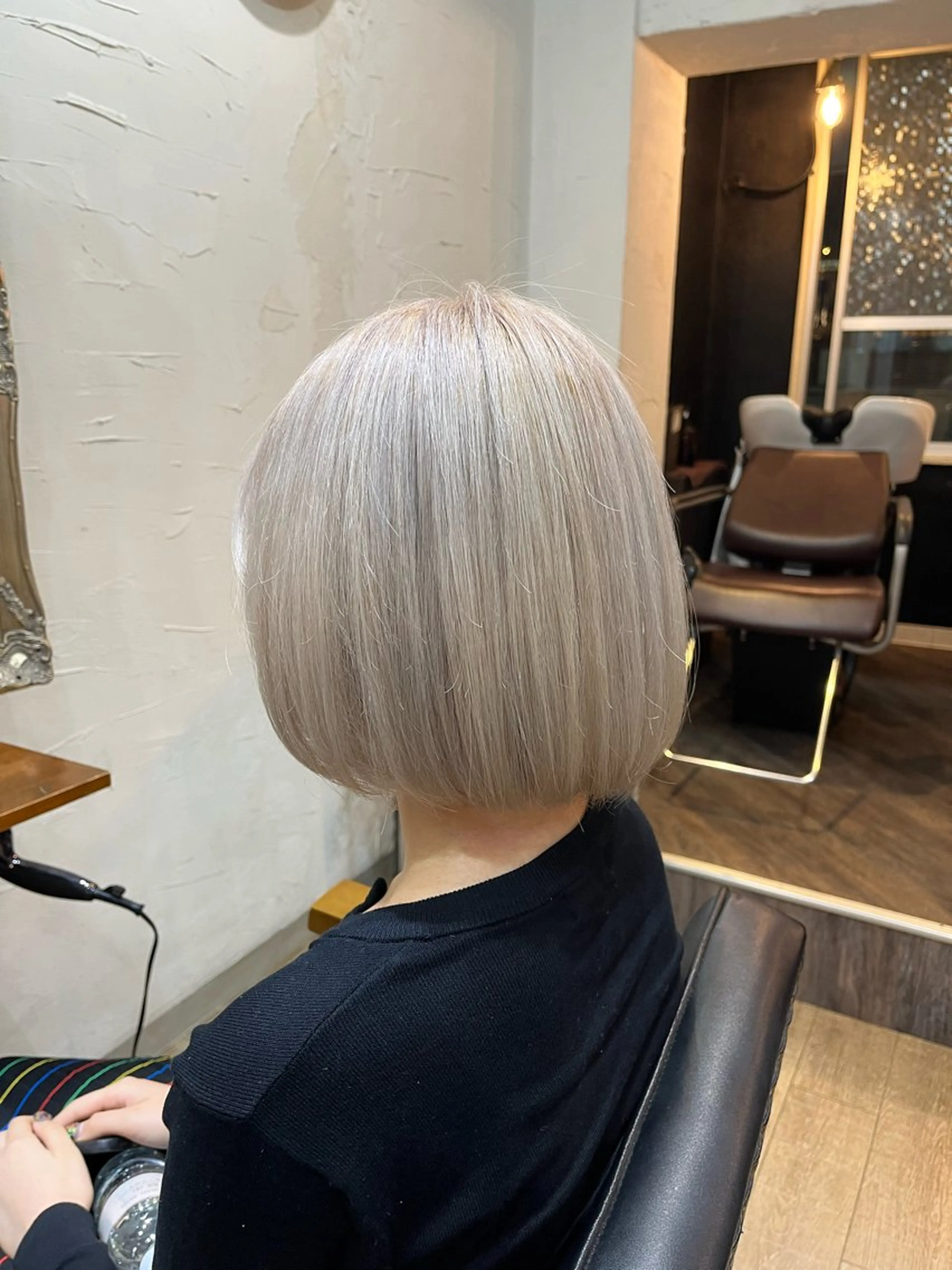 ショート カラー ヘアカラー トリートメント 🧸柔らかいベージュ カラー🧸氏家達哉のヘアスタイル