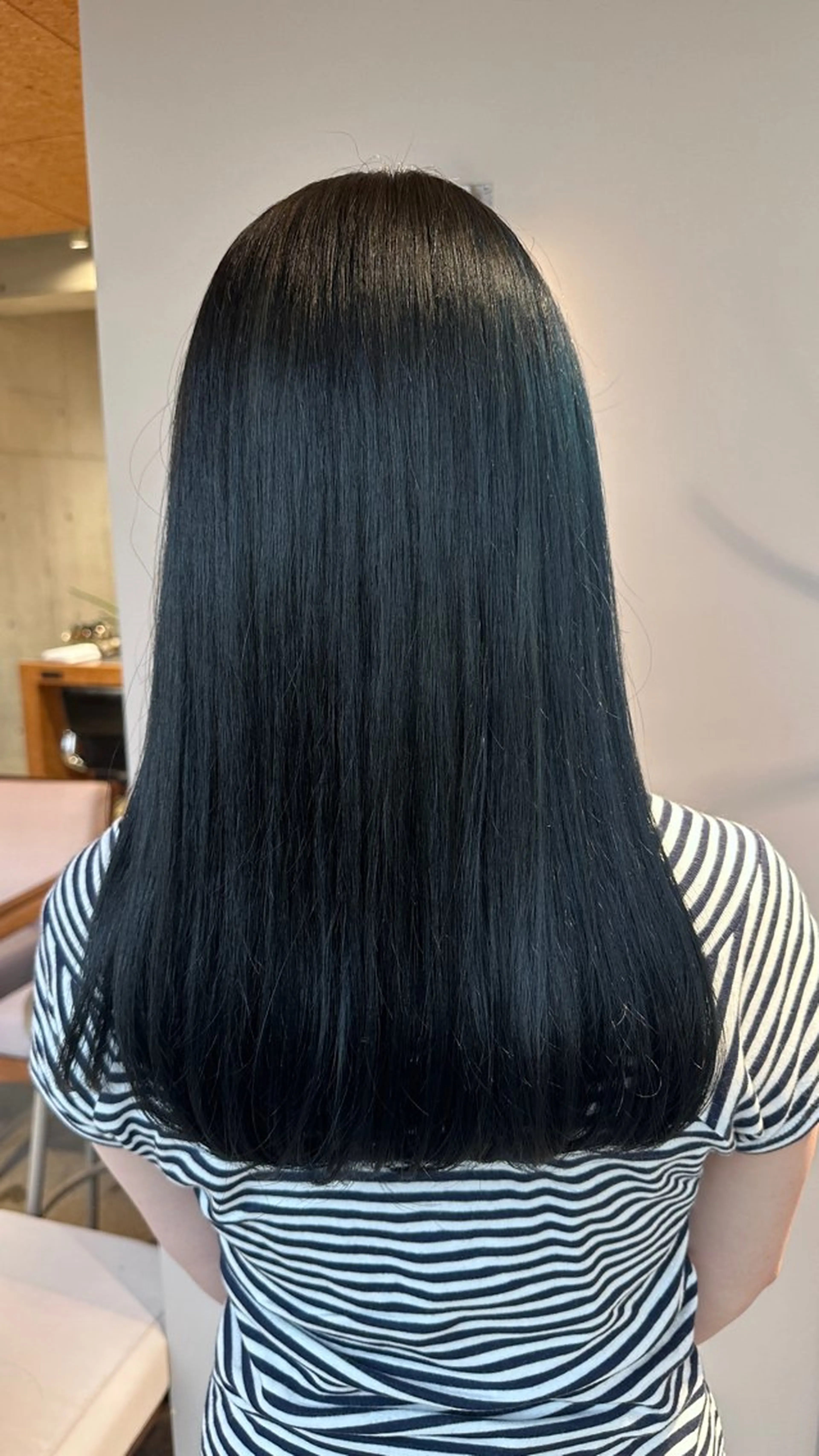 ロング カラー ブリーチ 古川 杏果のヘアスタイル