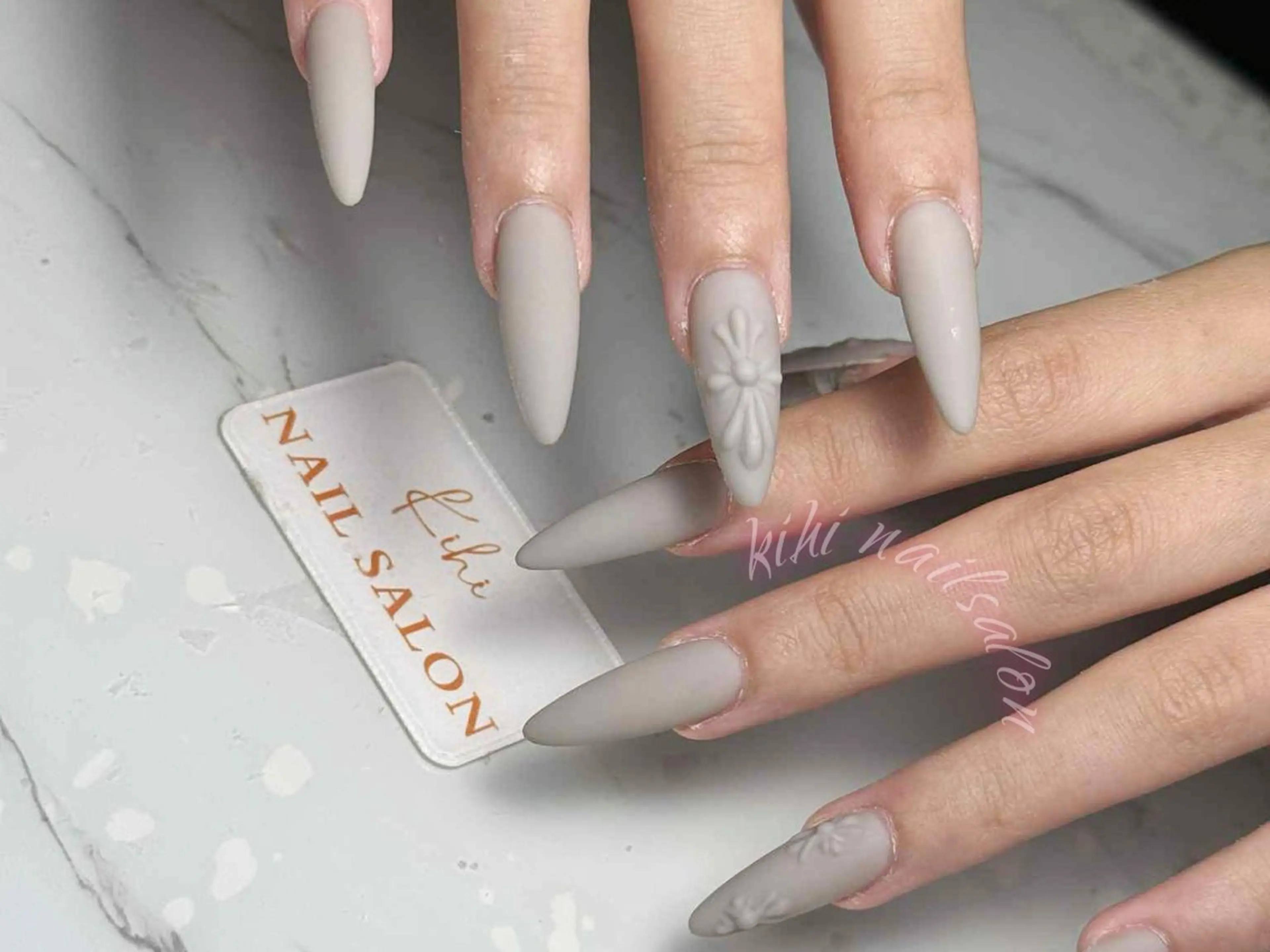 ネイル アートネイル フレンチネイル ジェルネイル グラデーション 韓国ネイル ハンドネイル 💕鈴木ユリ パラジェル/オフ無料のネイルデザイン