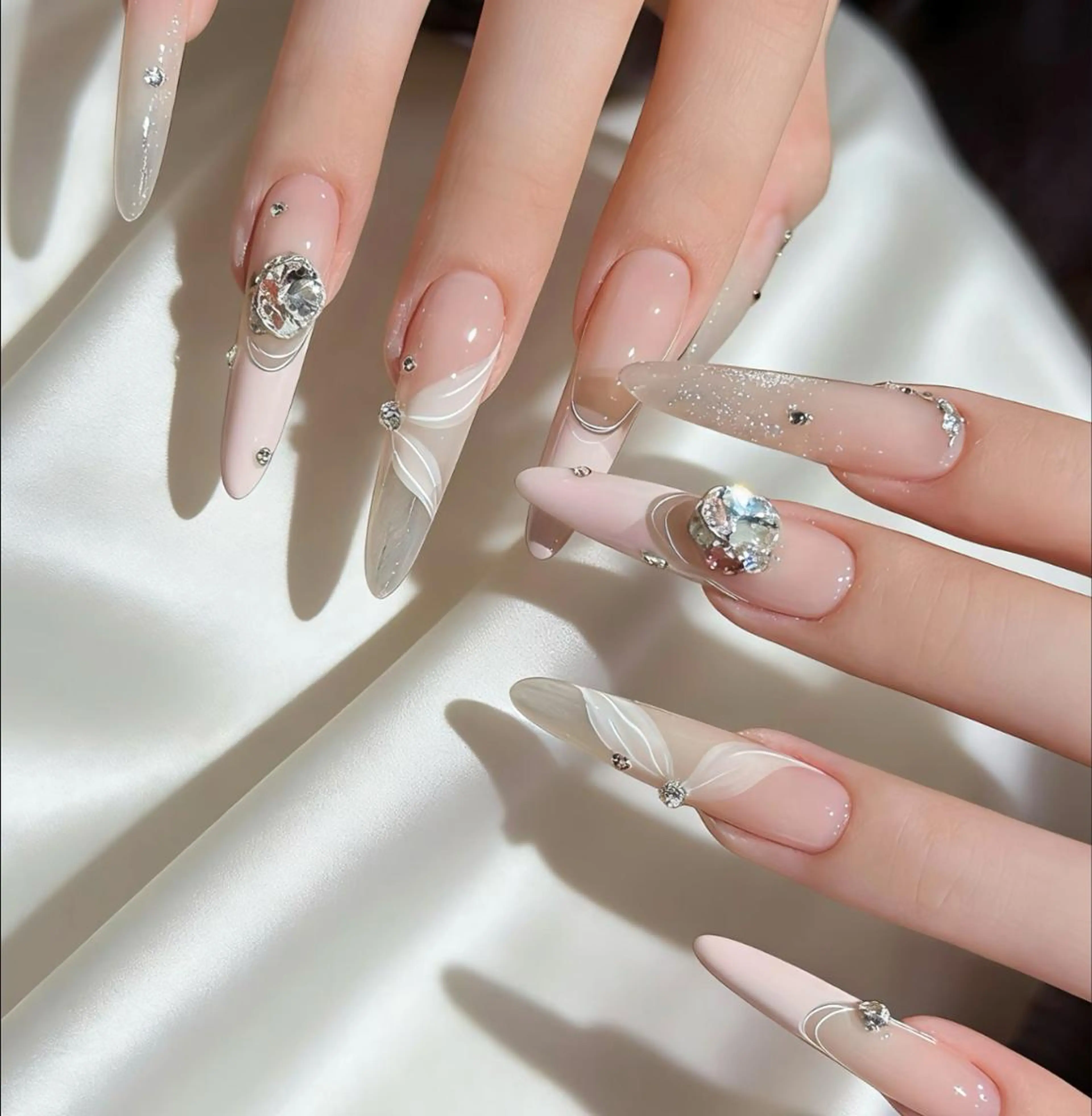 ネイル ハンドネイル 🎀 Ayaka_nailのネイルデザイン