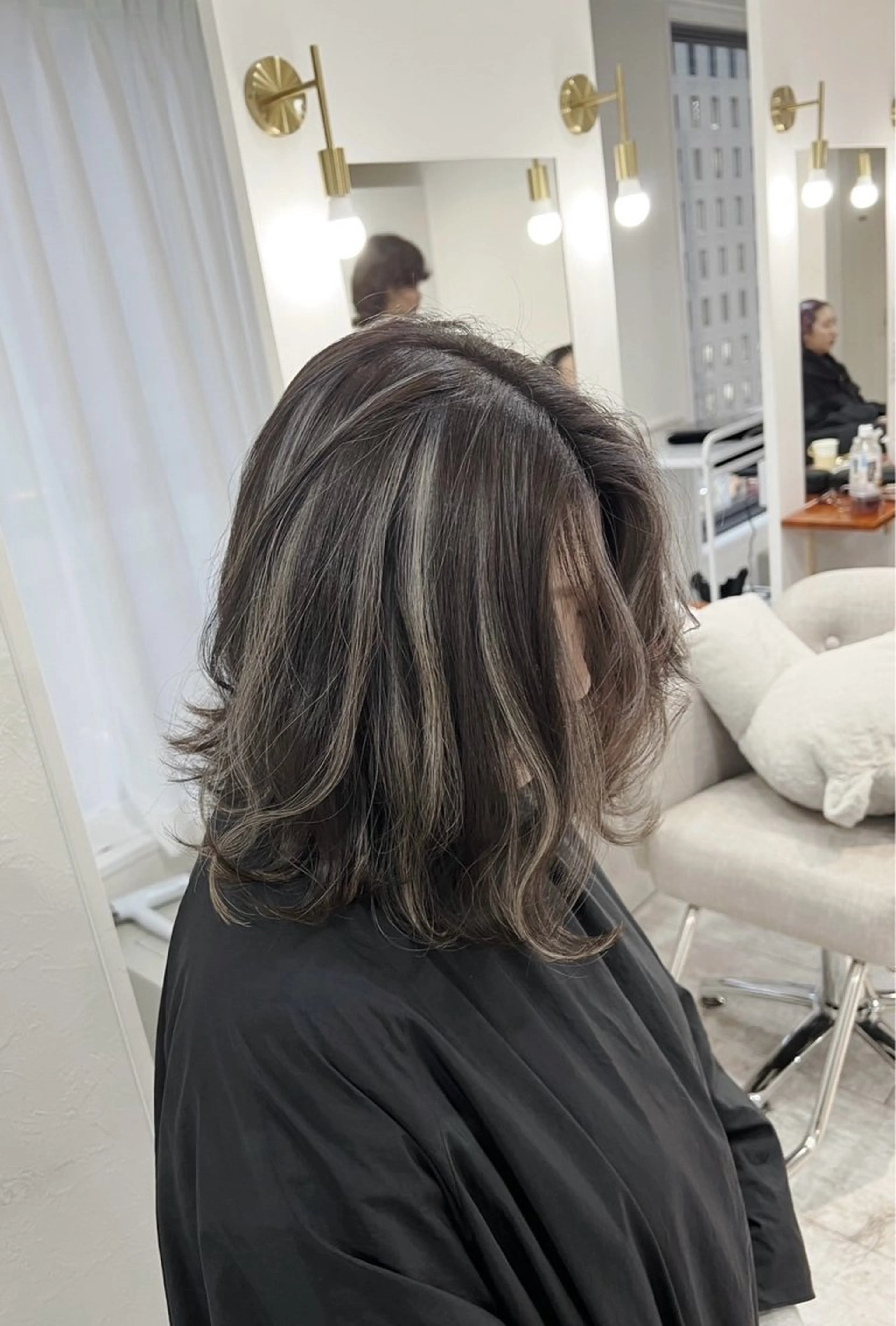 ミディアム カラー ダークグレー ダークグレージュ グレージュ ハイライトカラー ハイライト カット ヘアカラー トリートメント ROBIN所属・指名数No.1 /NAOYAのヘアスタイル