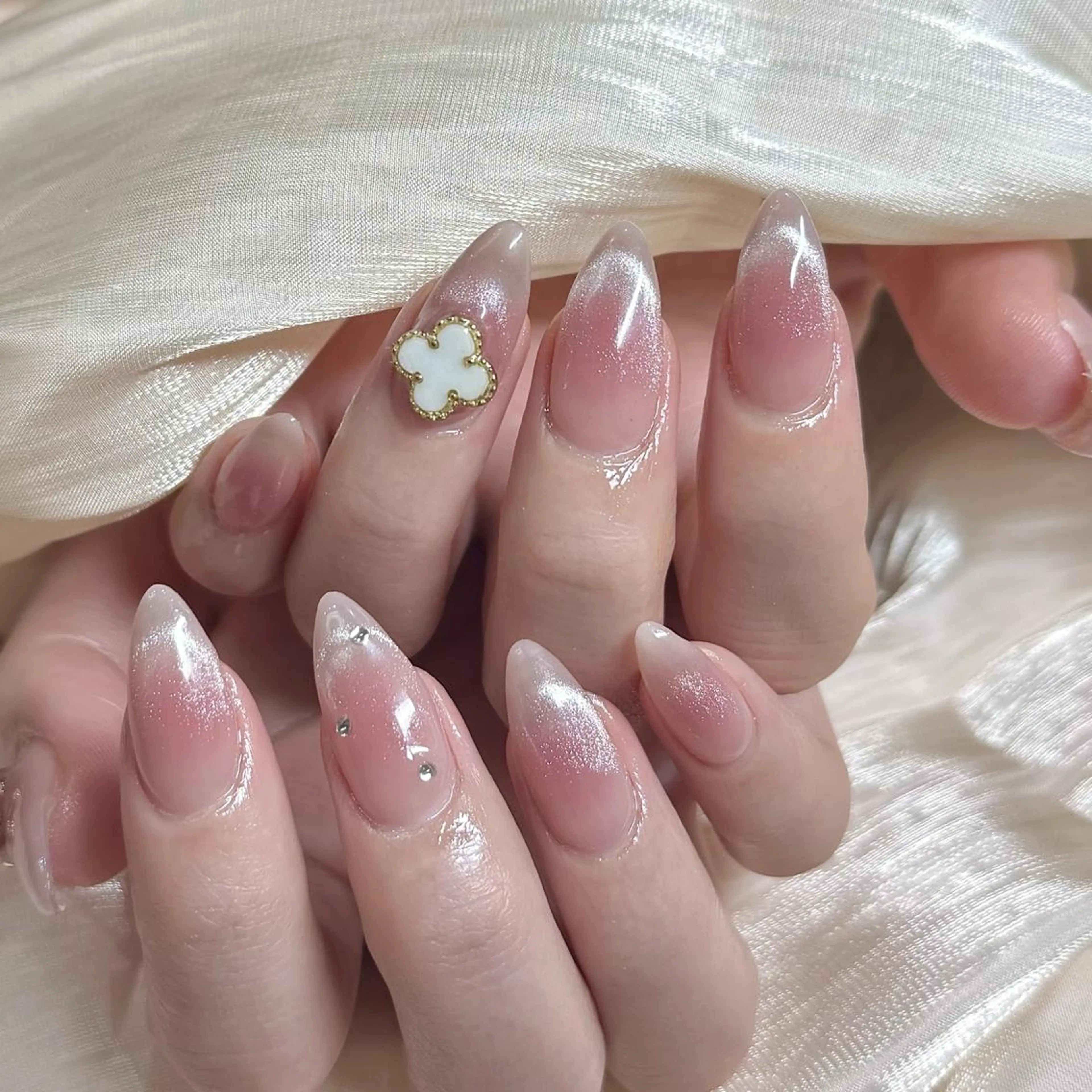 ネイル ハンドネイル 🎀 NaNa_nailのネイルデザイン