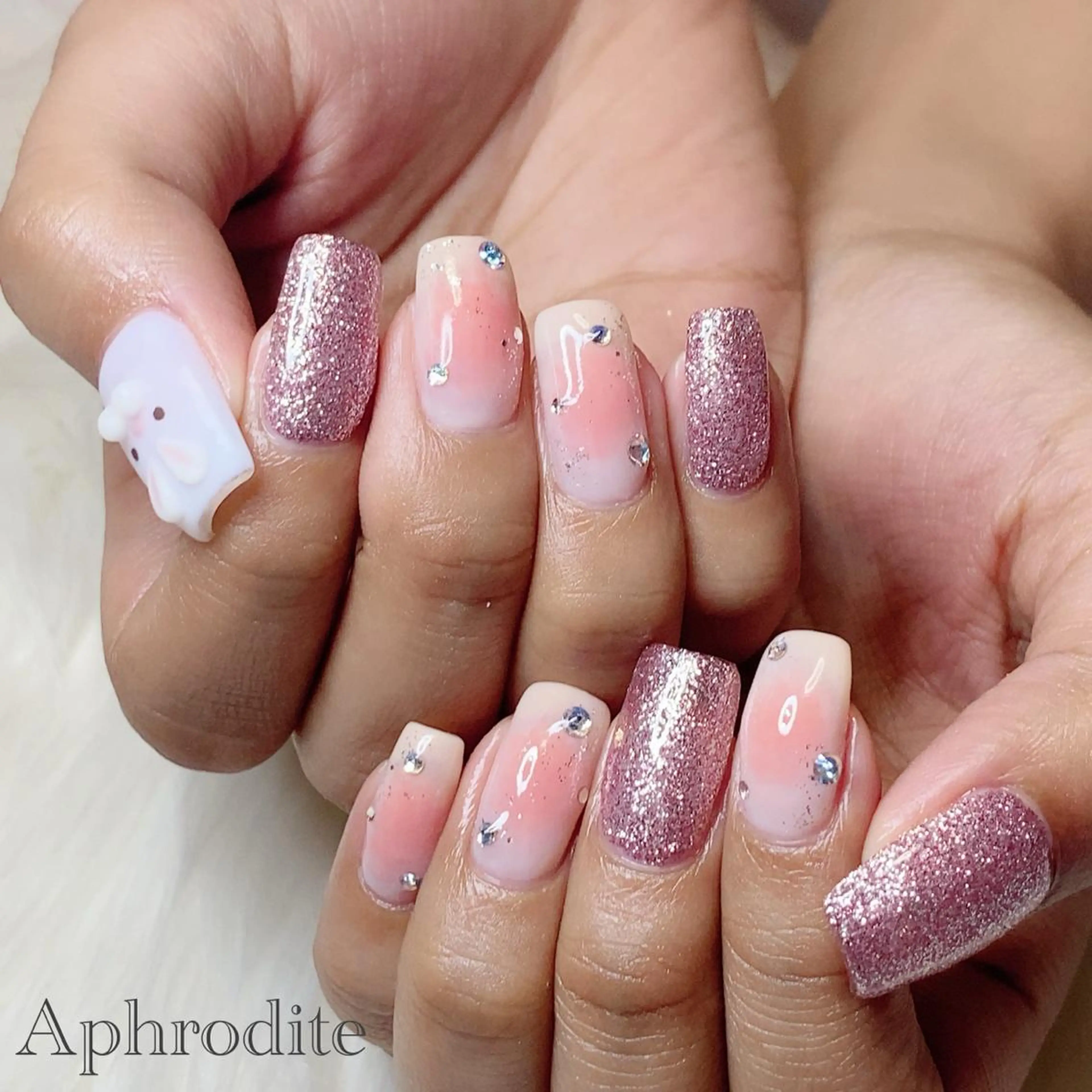 ネイル Aphrodite パラジェル認定サロンのネイルデザイン