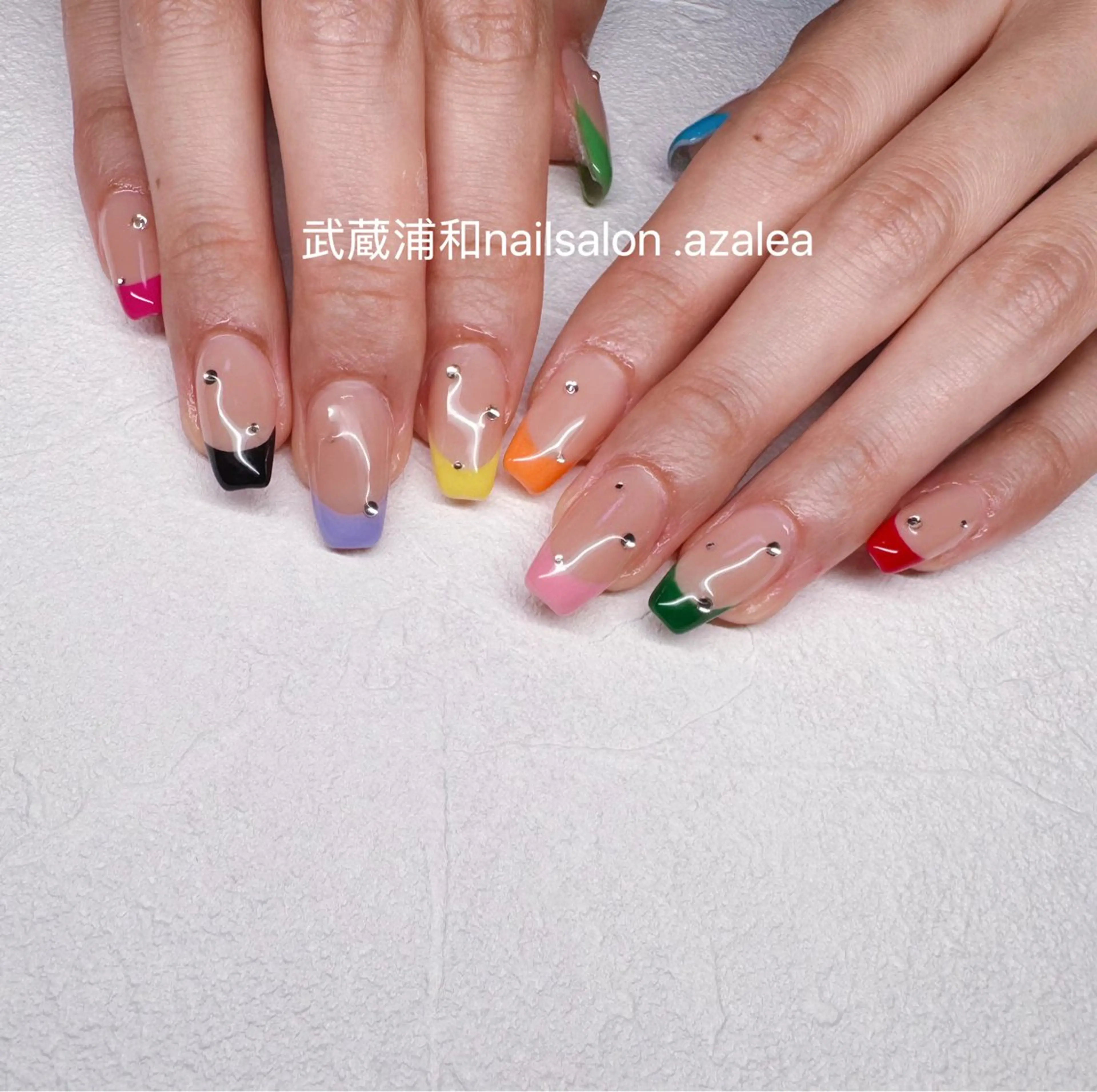 ネイル ハンドネイル R inのネイルデザイン