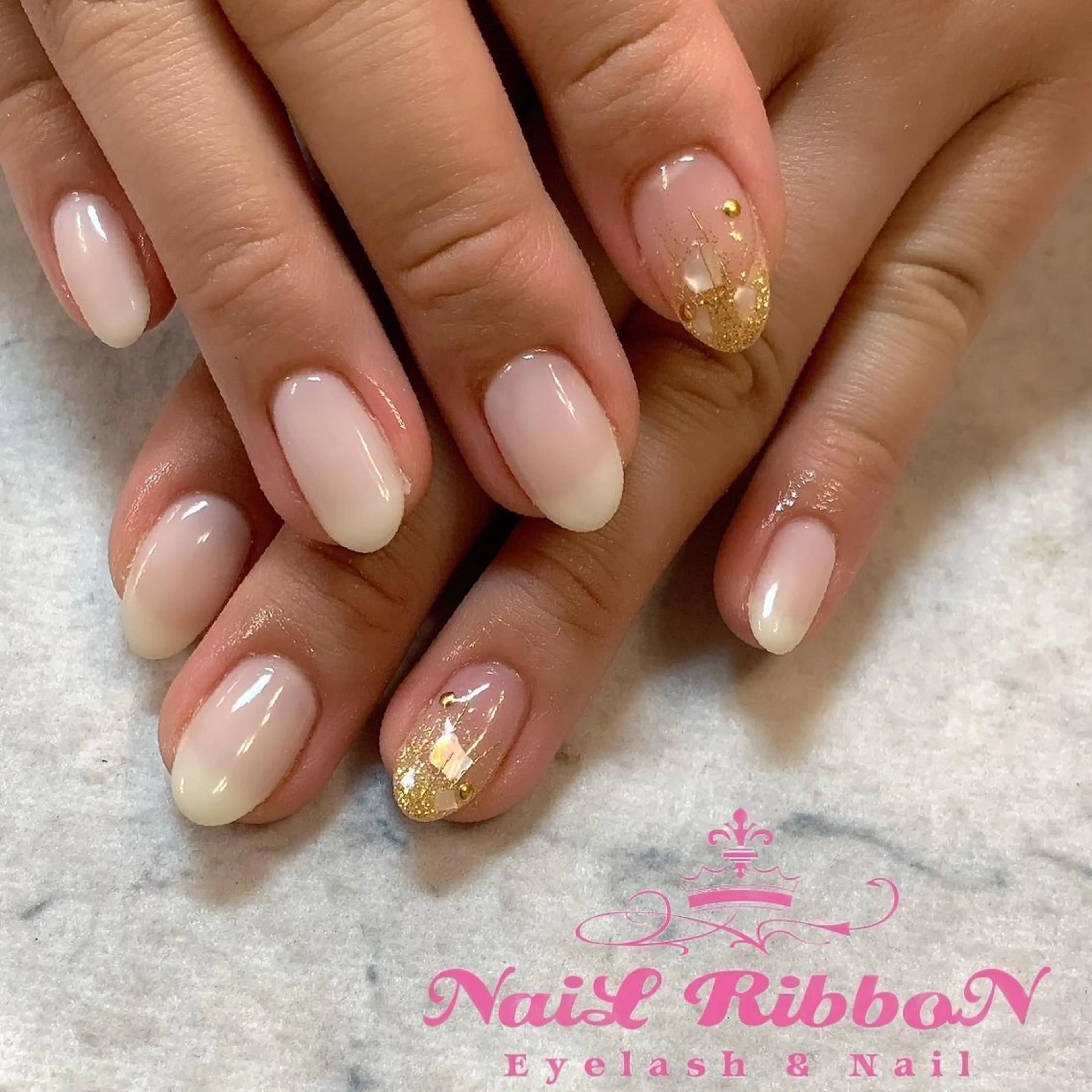 ネイル ネイルリボン 受付スタッフのネイルデザイン
