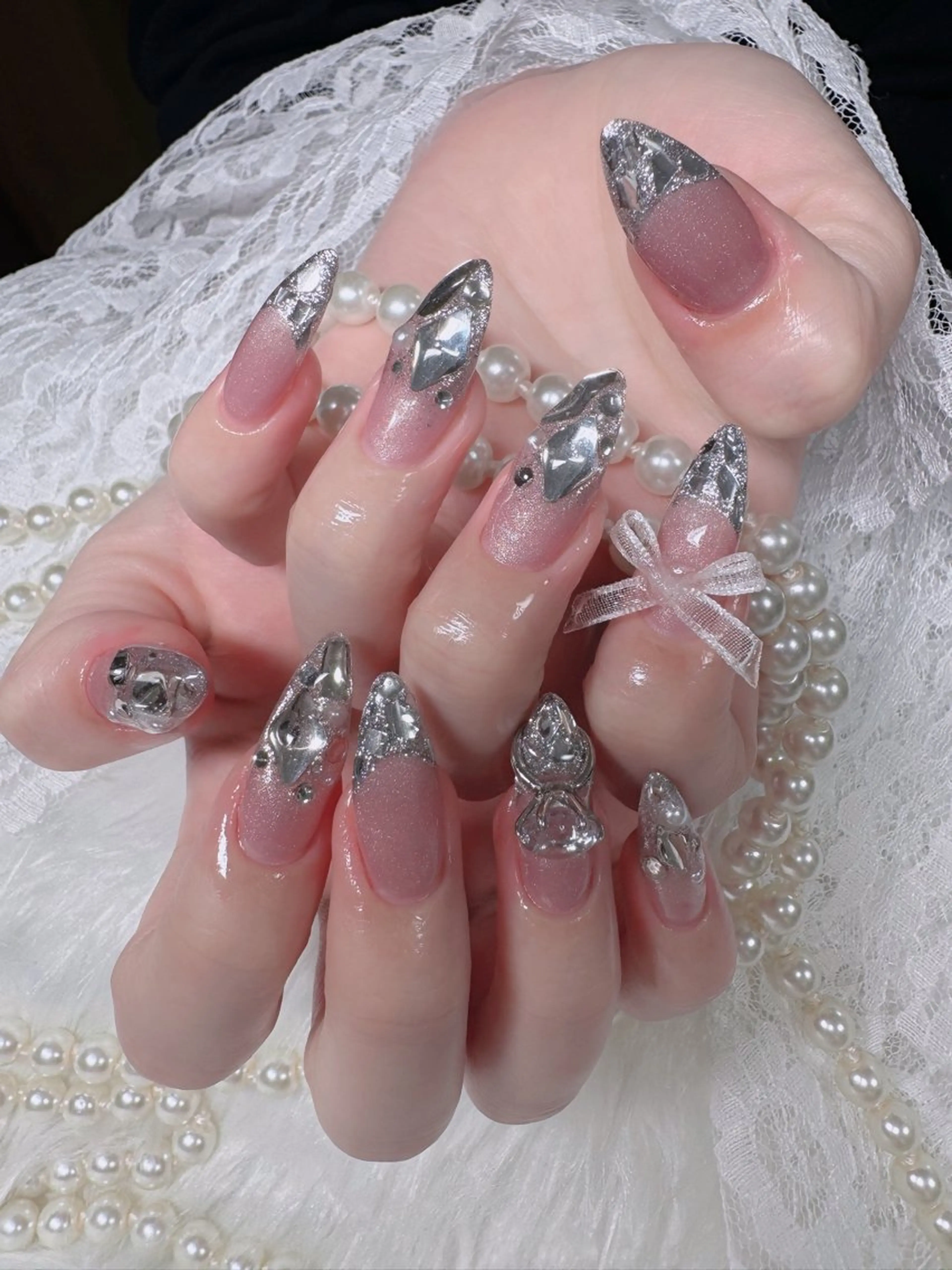 ネイル オーロラネイル フレンチネイル ジェルネイル ハロウィン キラキラネイル ハンドネイル H.baby Nail Salonのネイルデザイン