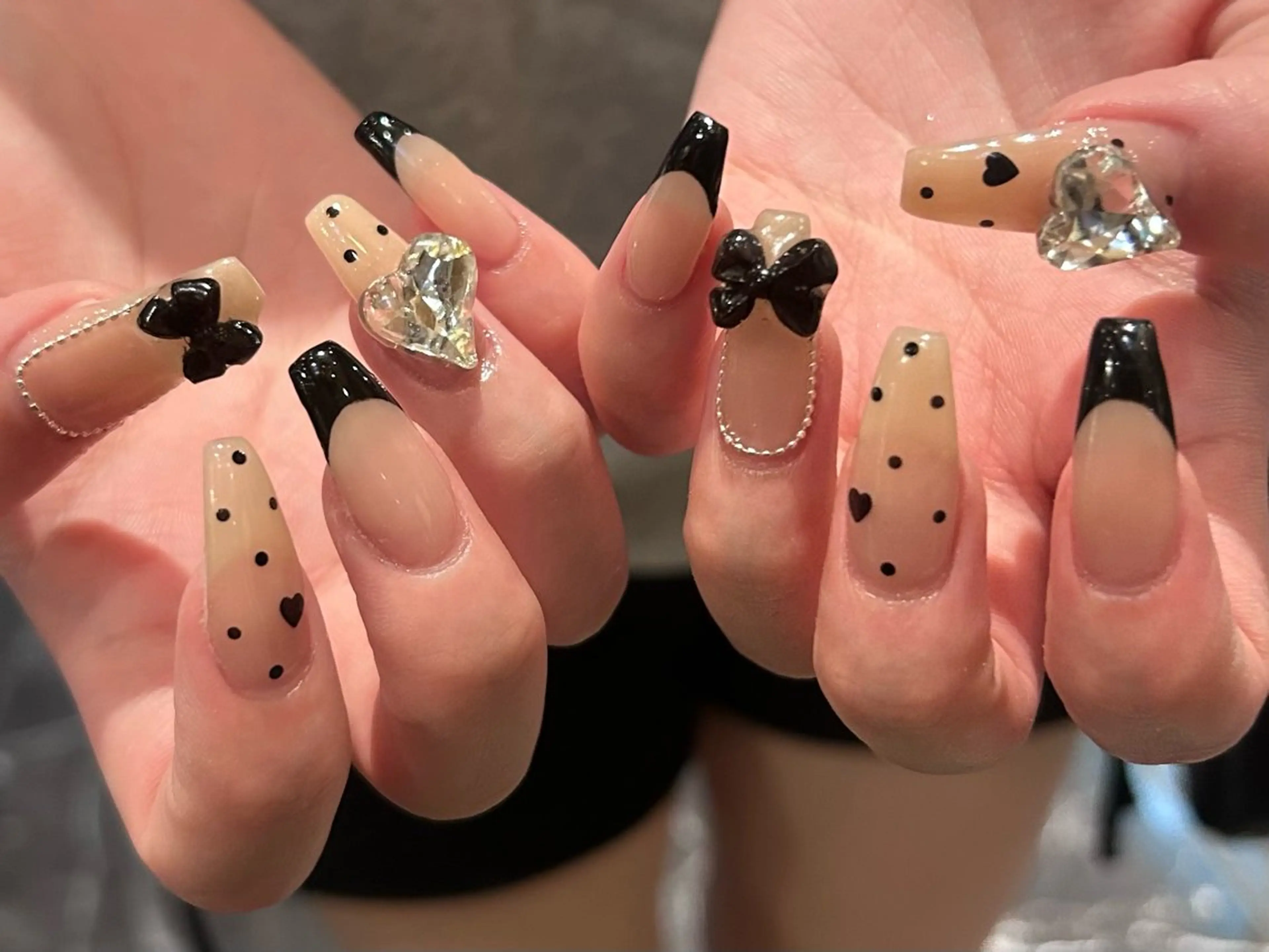 ネイル ハンドネイル EmaNail🎀 Haaruのネイルデザイン