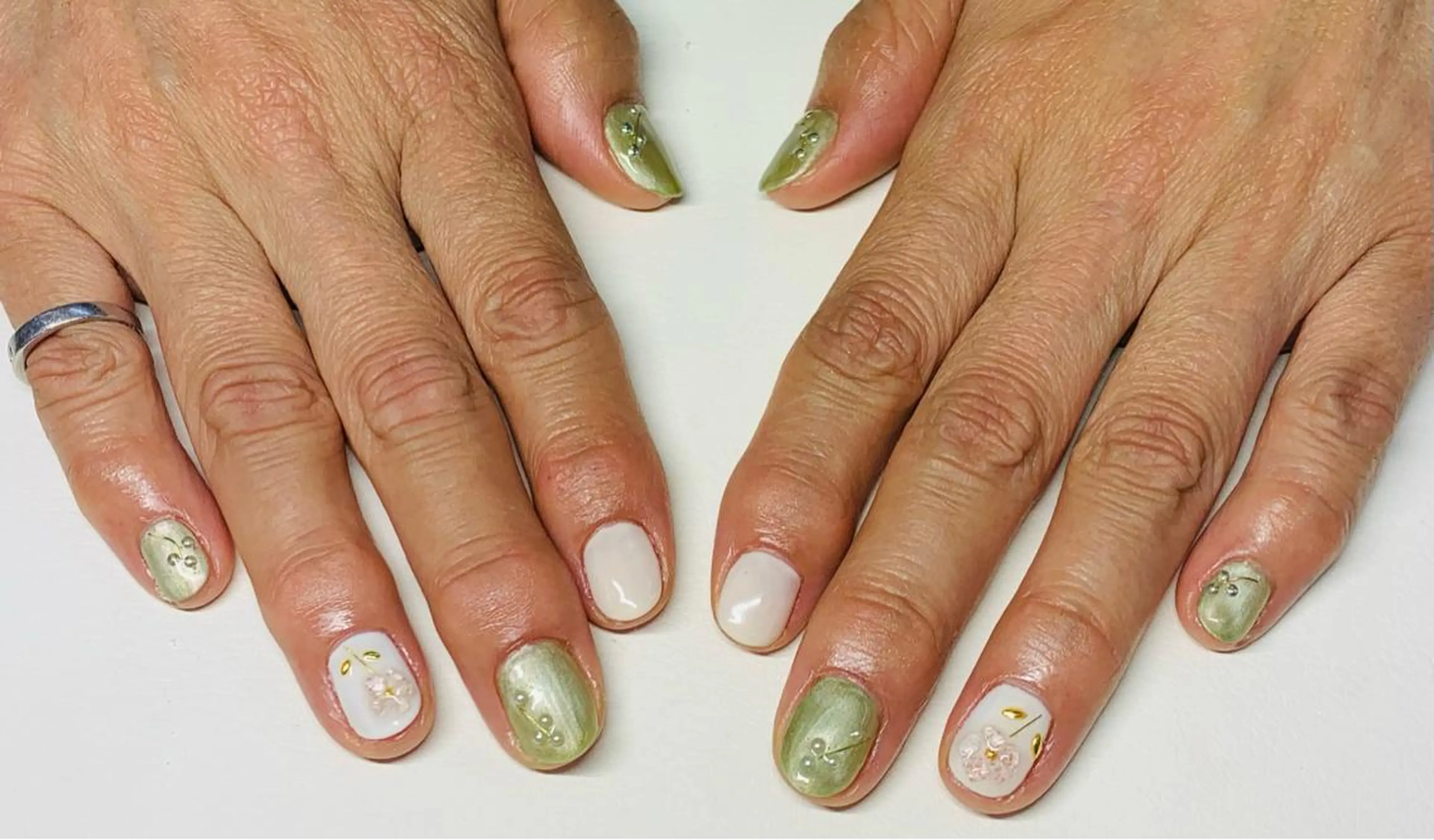 ネイル Mule Beauty Salon所属・ミュール ビューティーサロンのネイルデザイン