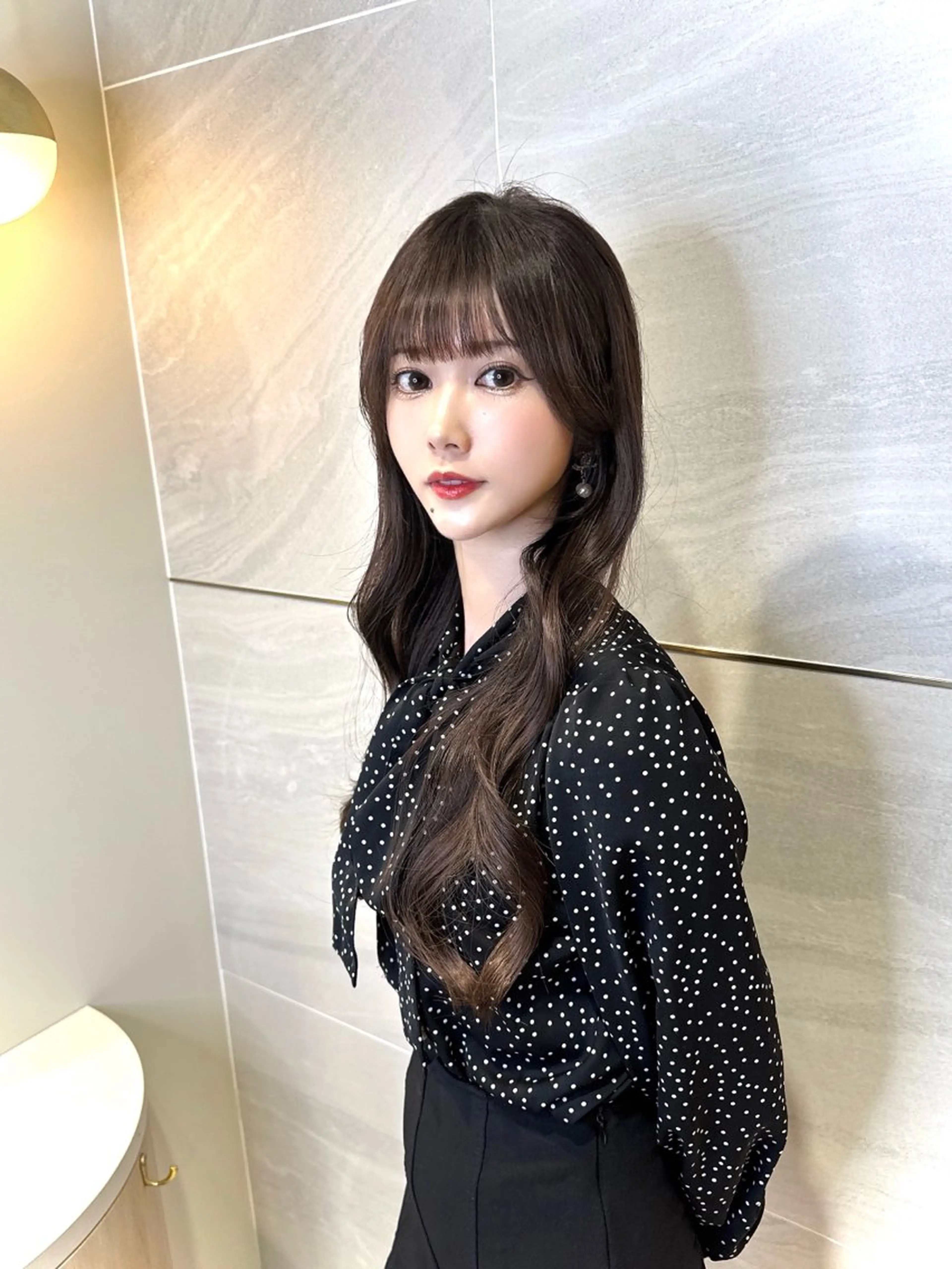 ロング デザインカット 顔周りカット 韓国風ヘア レイヤーカット 似合わせカット カット ヘアカラー 韓国風/小顔レイヤー /艶カラーのヘアスタイル