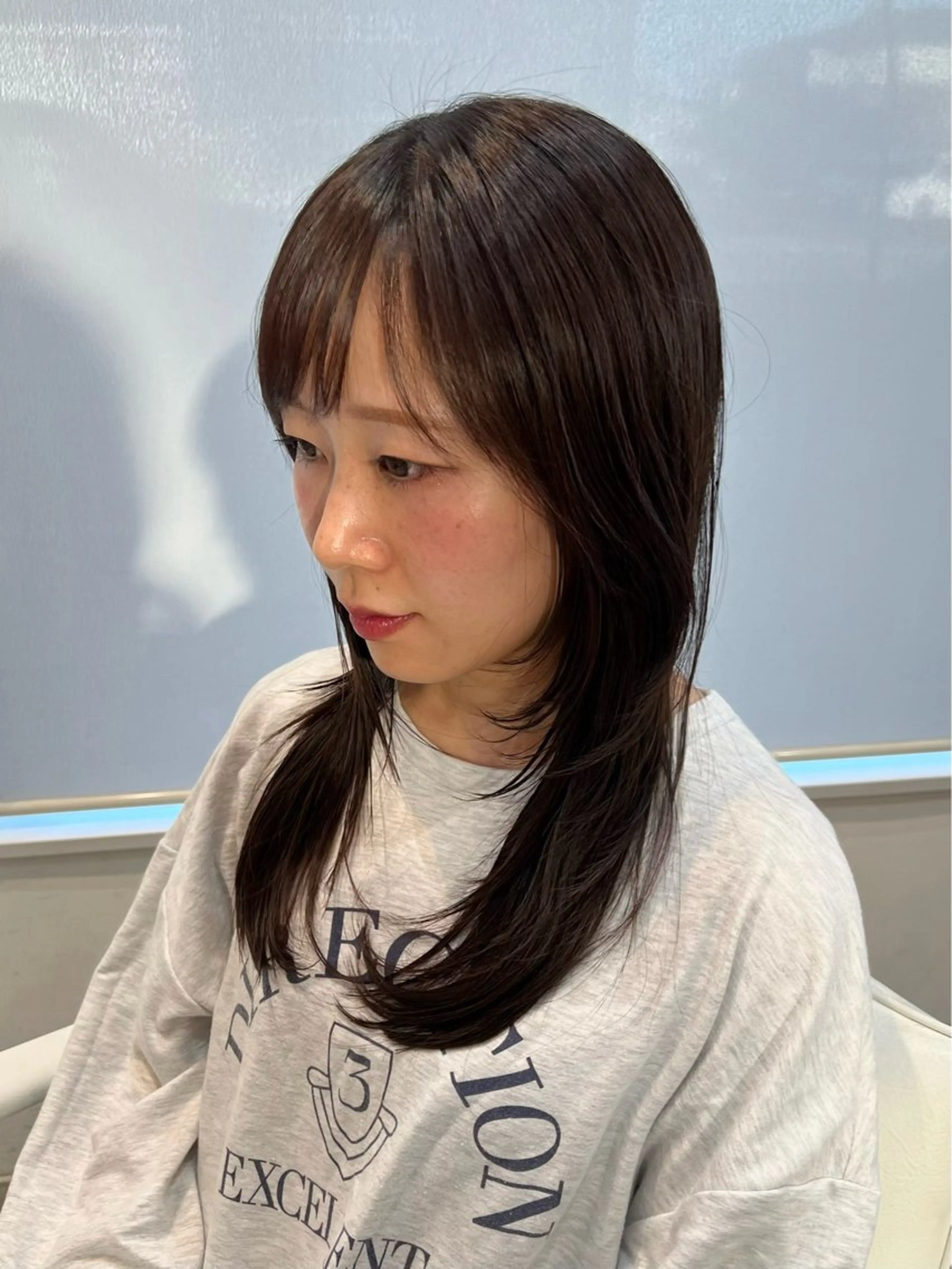 セミロング ハイレイヤー レイヤーカット 小顔カット カット un ジュリアのヘアスタイル