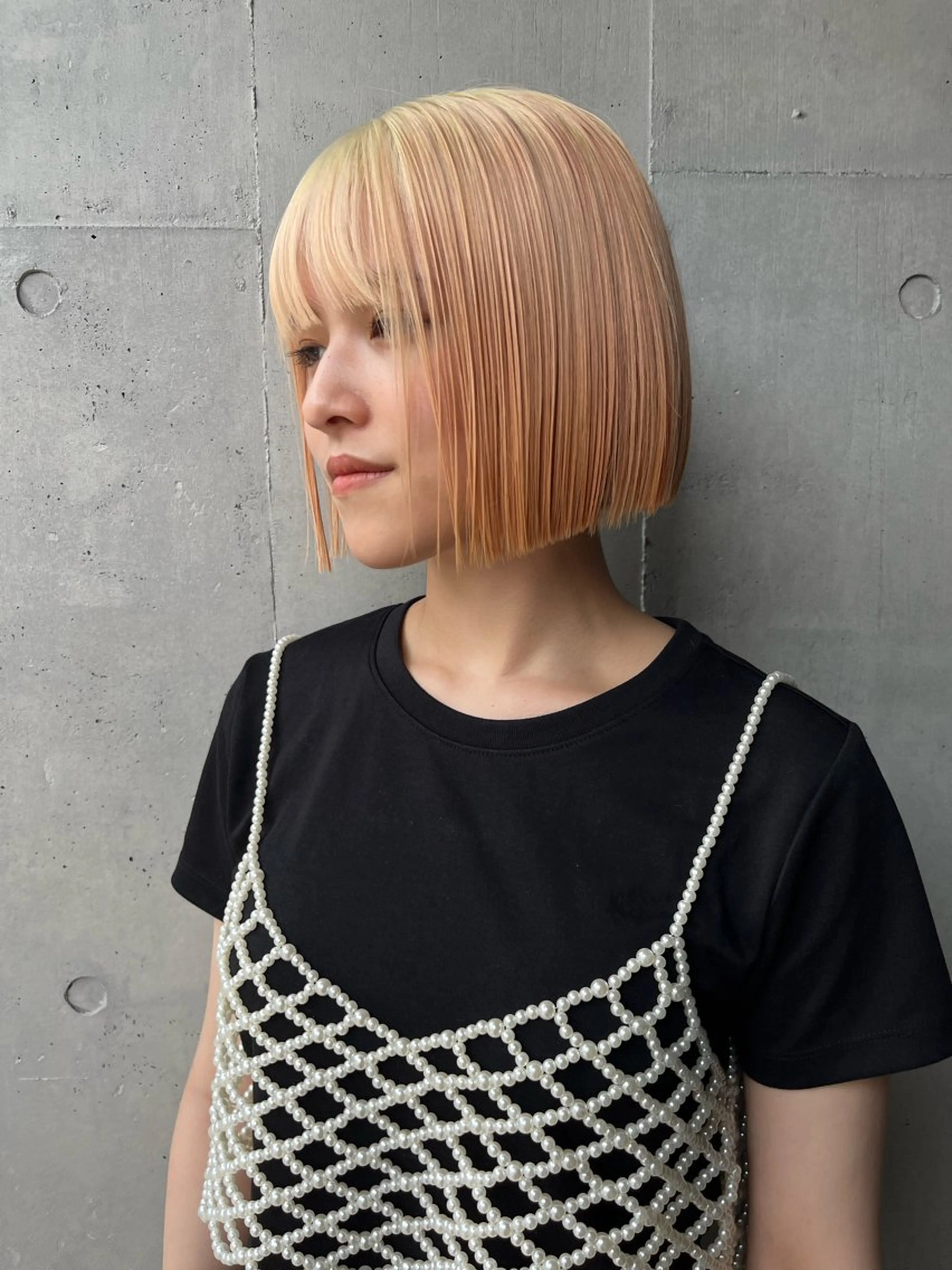 ショート カラー 抜きっぱなしブロンド デザインカラー ボブ ミルクティーベージュ ブリーチ　清水ひとみのヘアスタイル