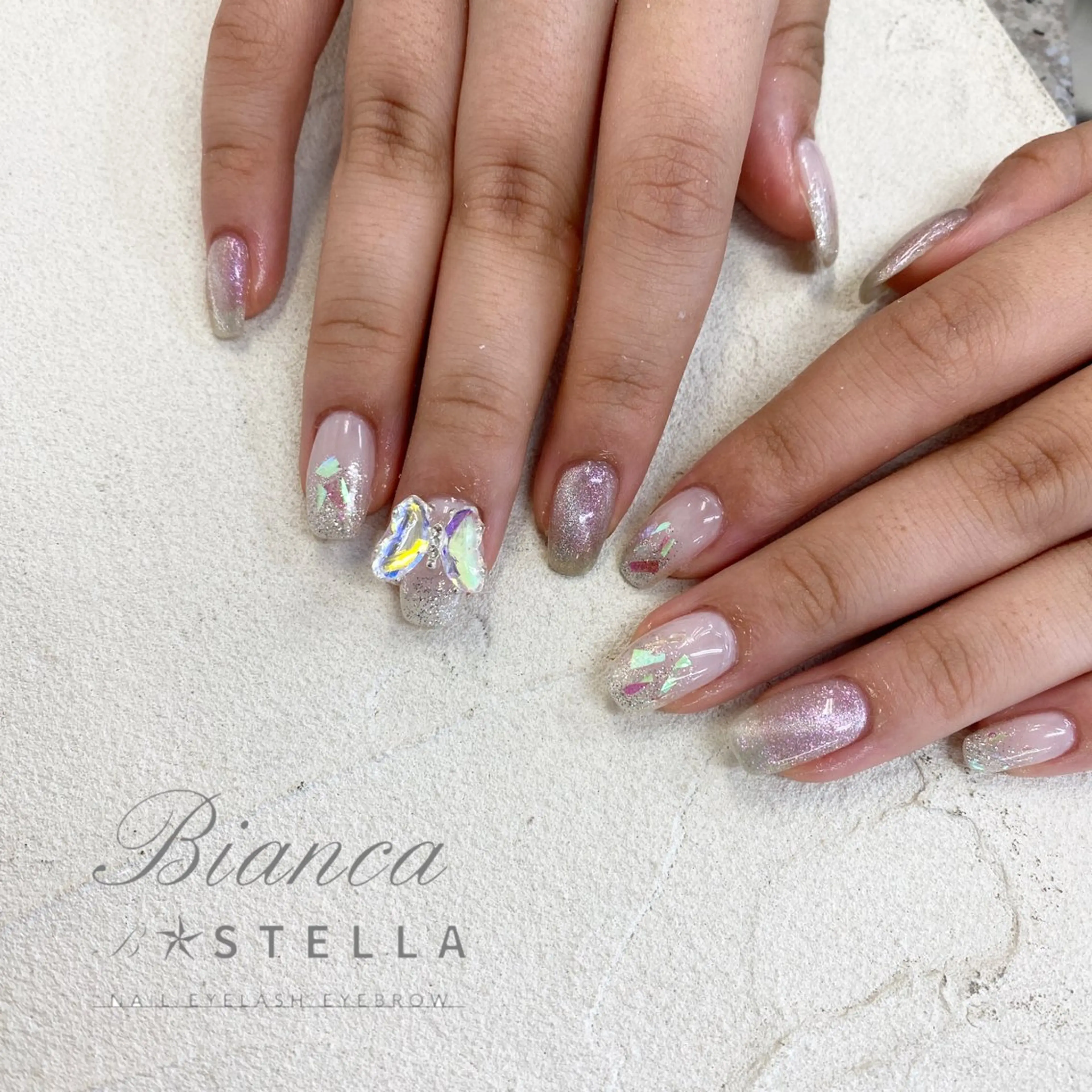 ネイル ハンドネイル Bianca🩶 TAMIYAのネイルデザイン