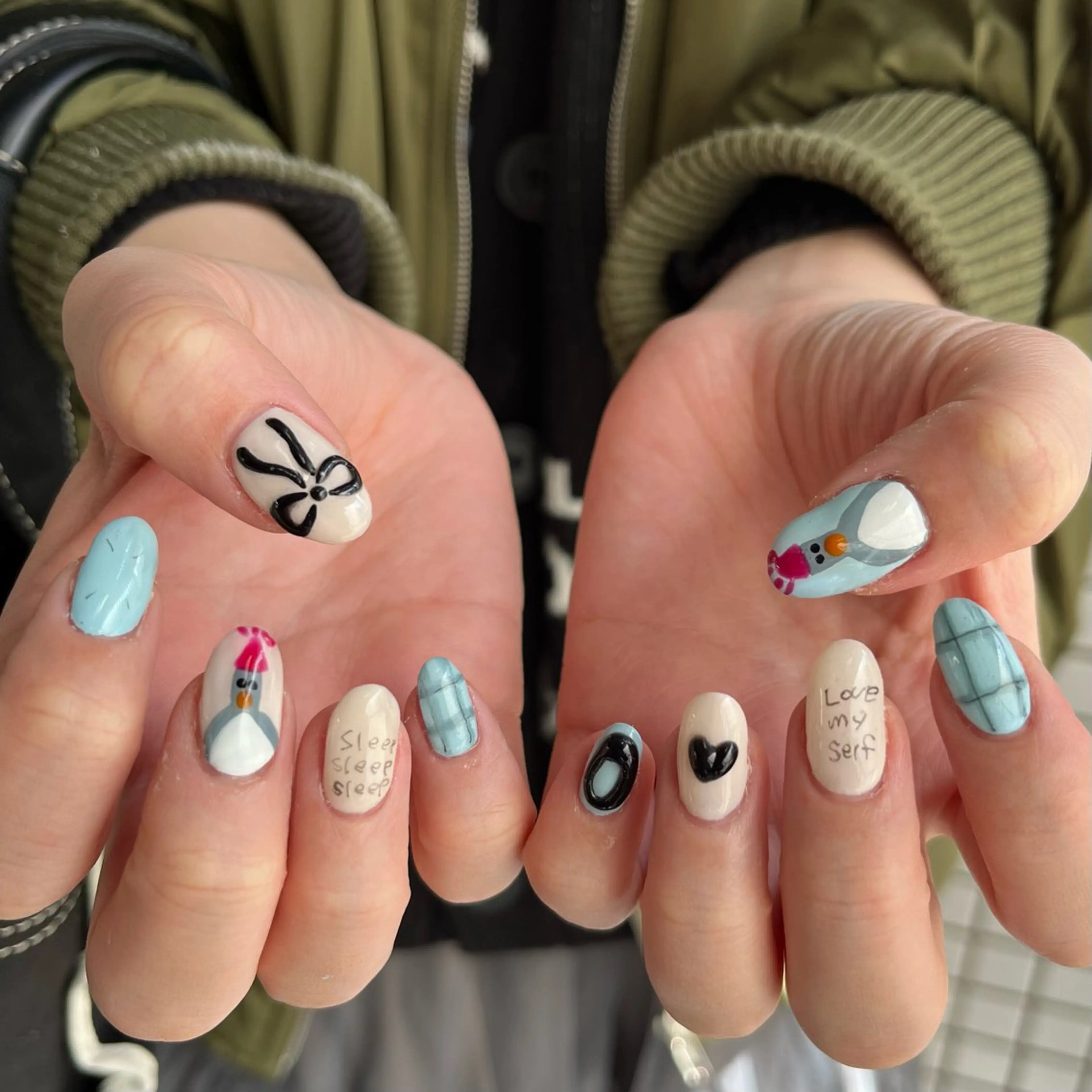 ネイル ハンドネイル フットネイル 小川 柚香のネイルデザイン