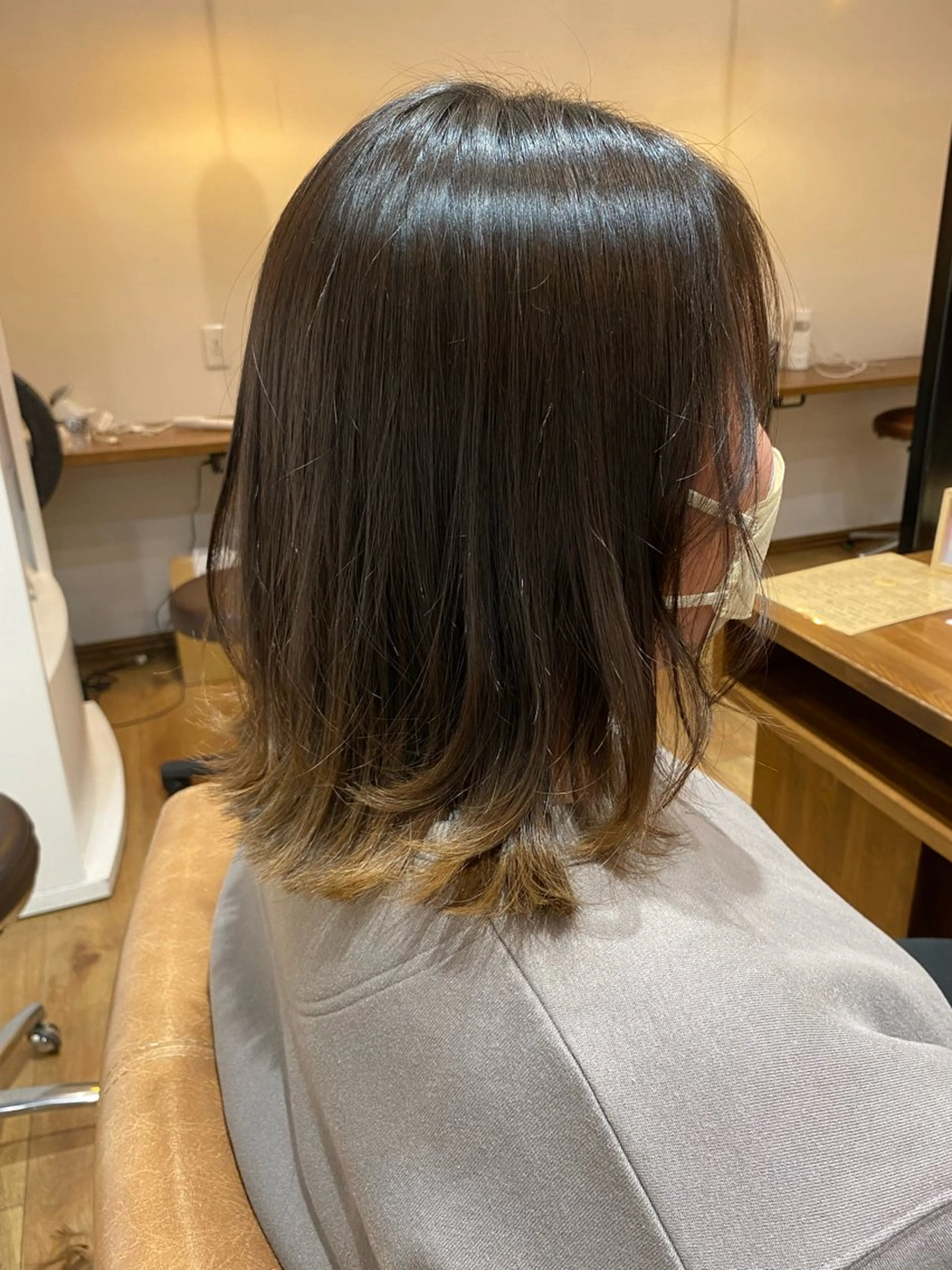 ミディアム カラー ボブレイヤー ブリーチ ボブ レイヤーカット 暖色系カラー まおのヘアスタイル