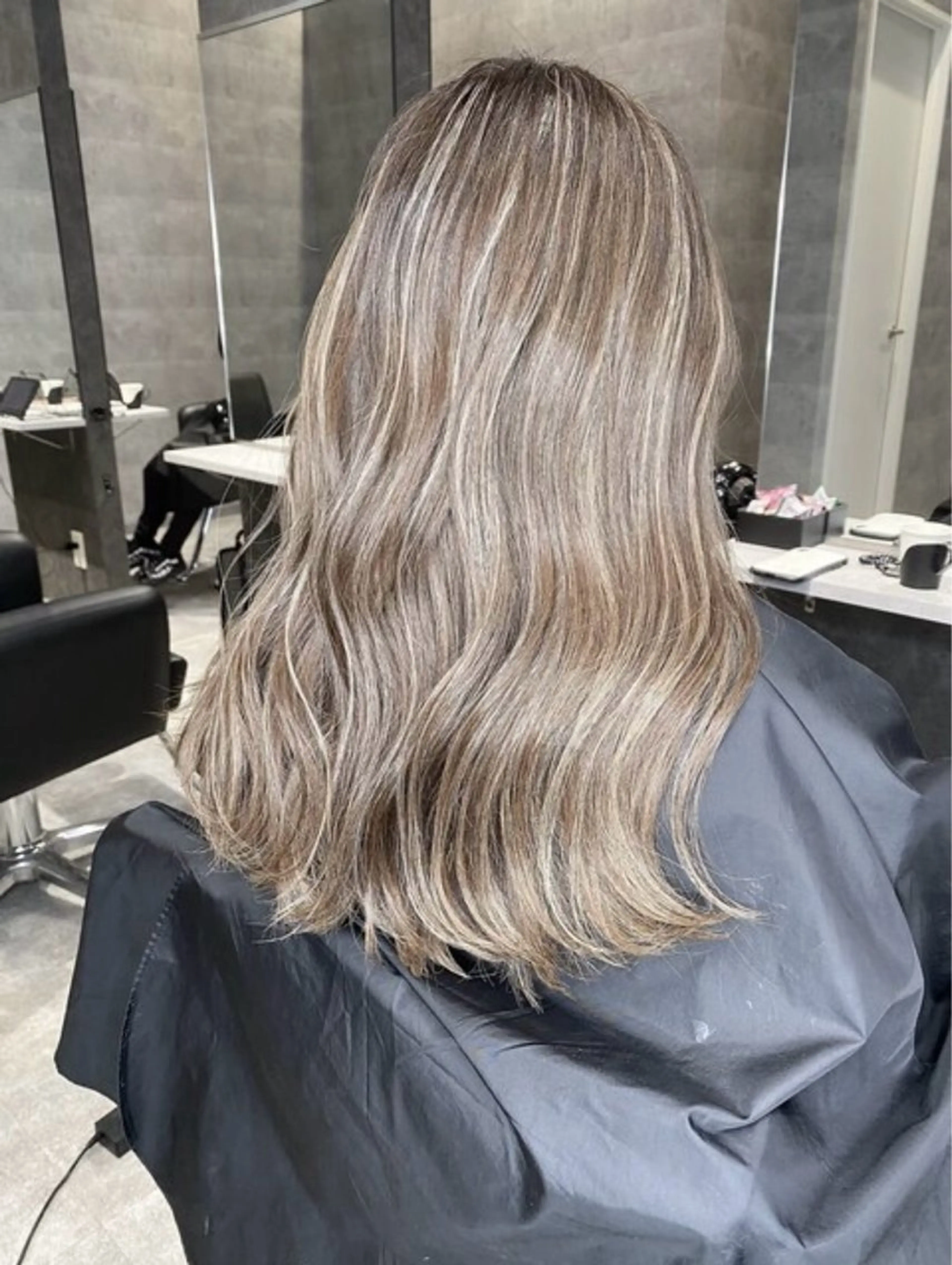 ロング カラー カット ヘアカラー トリートメント _WHITE鳳店所属・_WHITE /藤田唯生のヘアスタイル