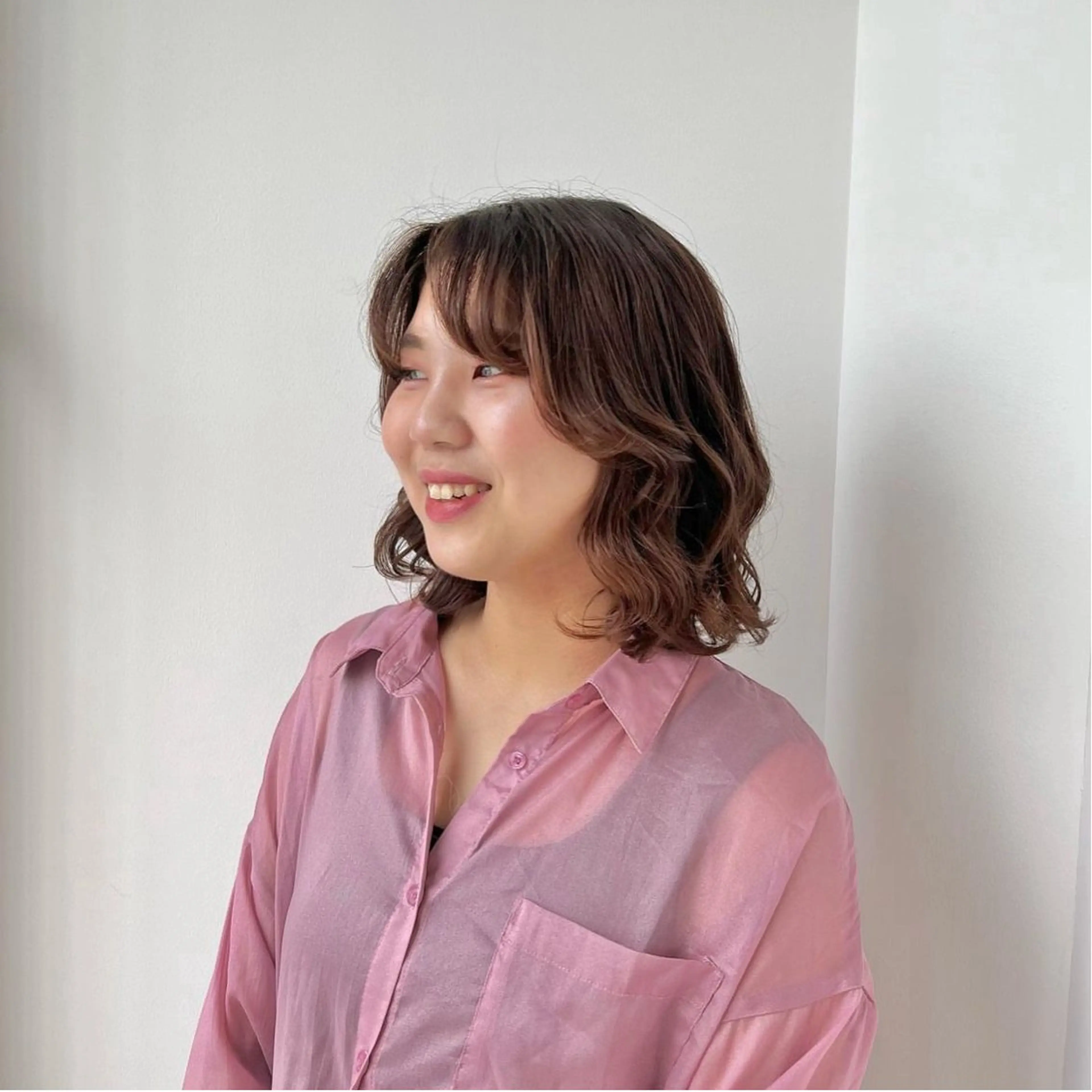 ミディアム ボブレイヤー ミディアムパーマ ボブ レイヤーカット ヘアセット 黒阪 なみのヘアスタイル