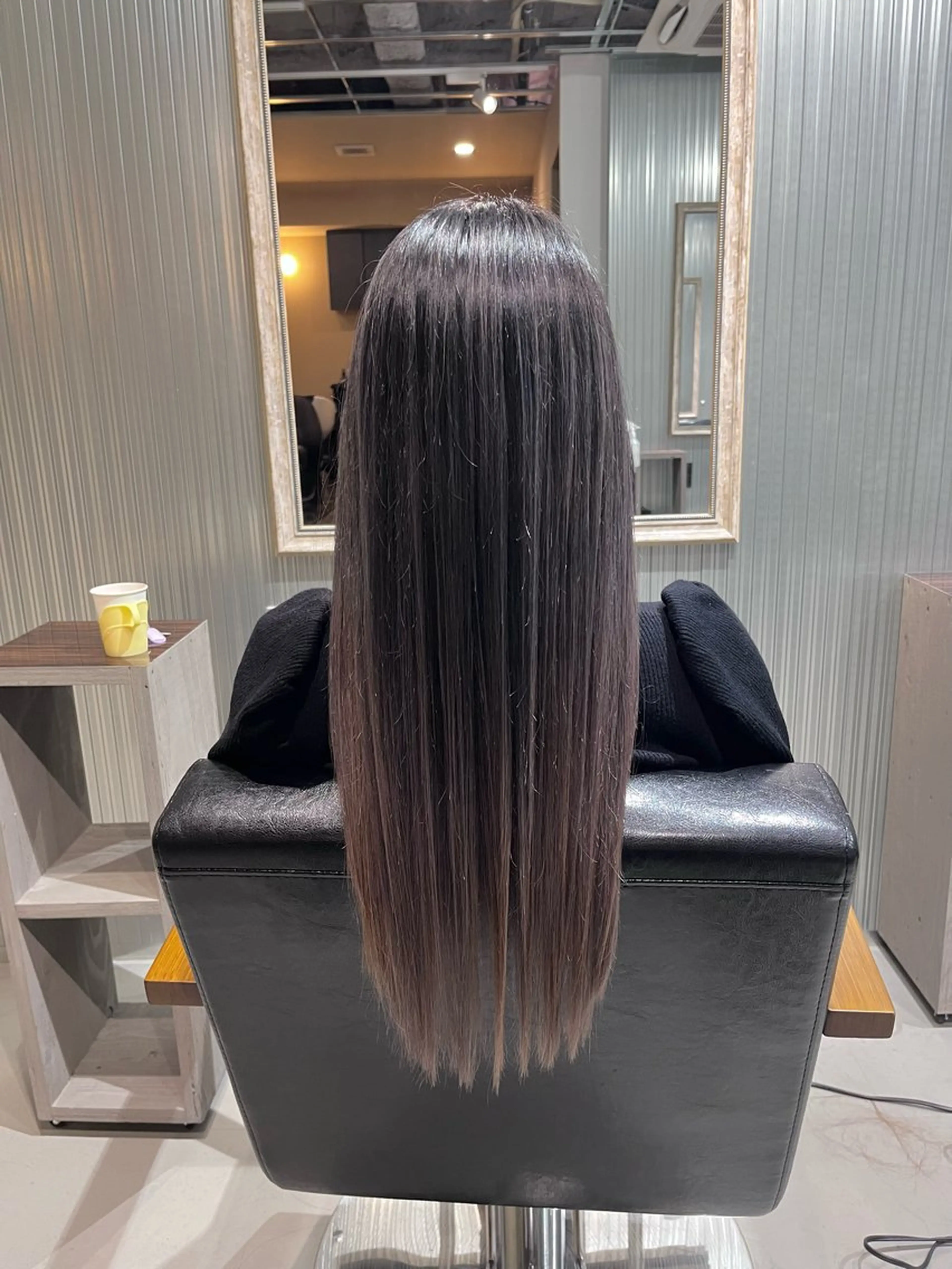 ロング カラー バレイヤージュ ブリーチ グレージュ レイヤーカット KIZU 髪質改善 オカルト怪談のヘアスタイル