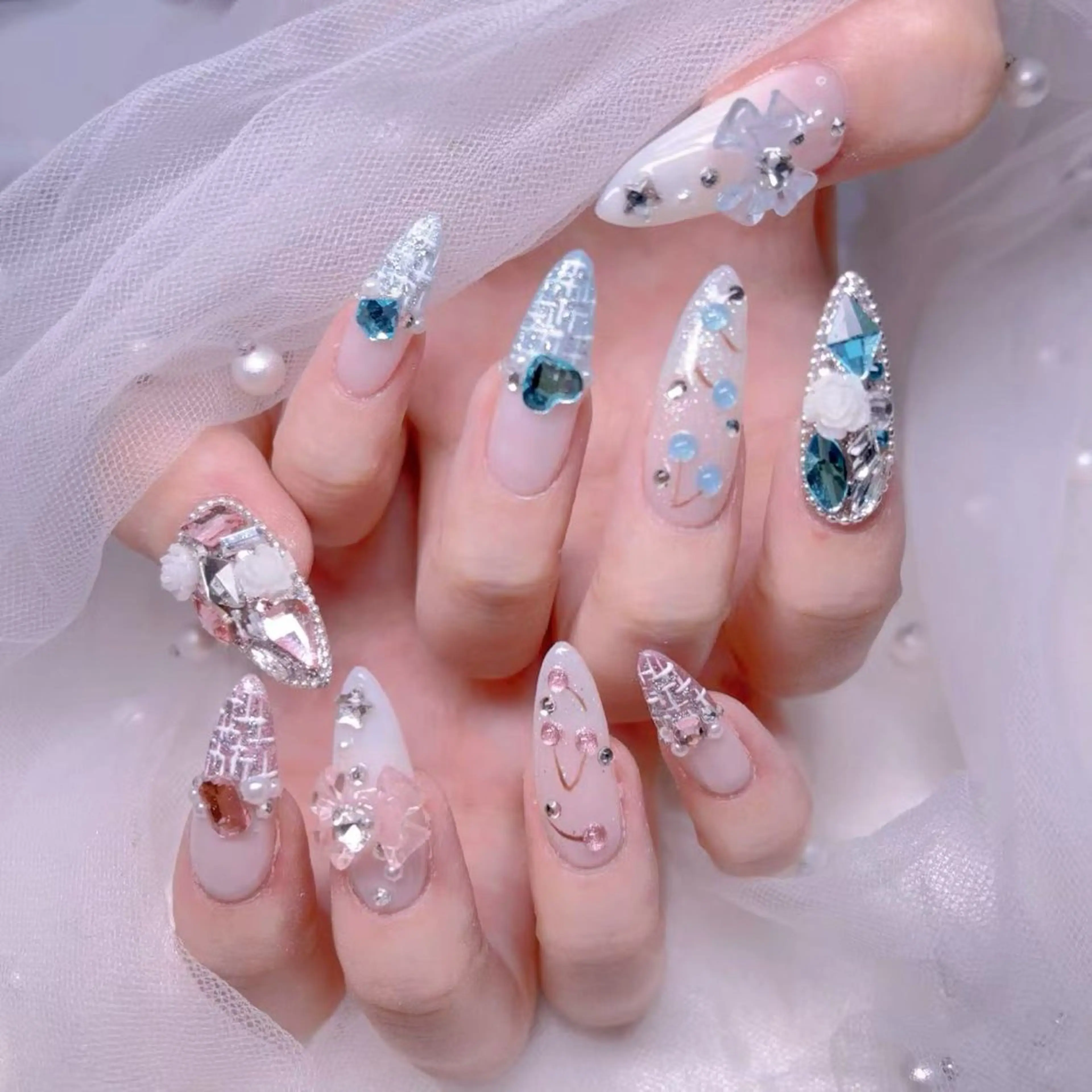 ネイル UMI ネイルサロン新宿🎀のネイルデザイン