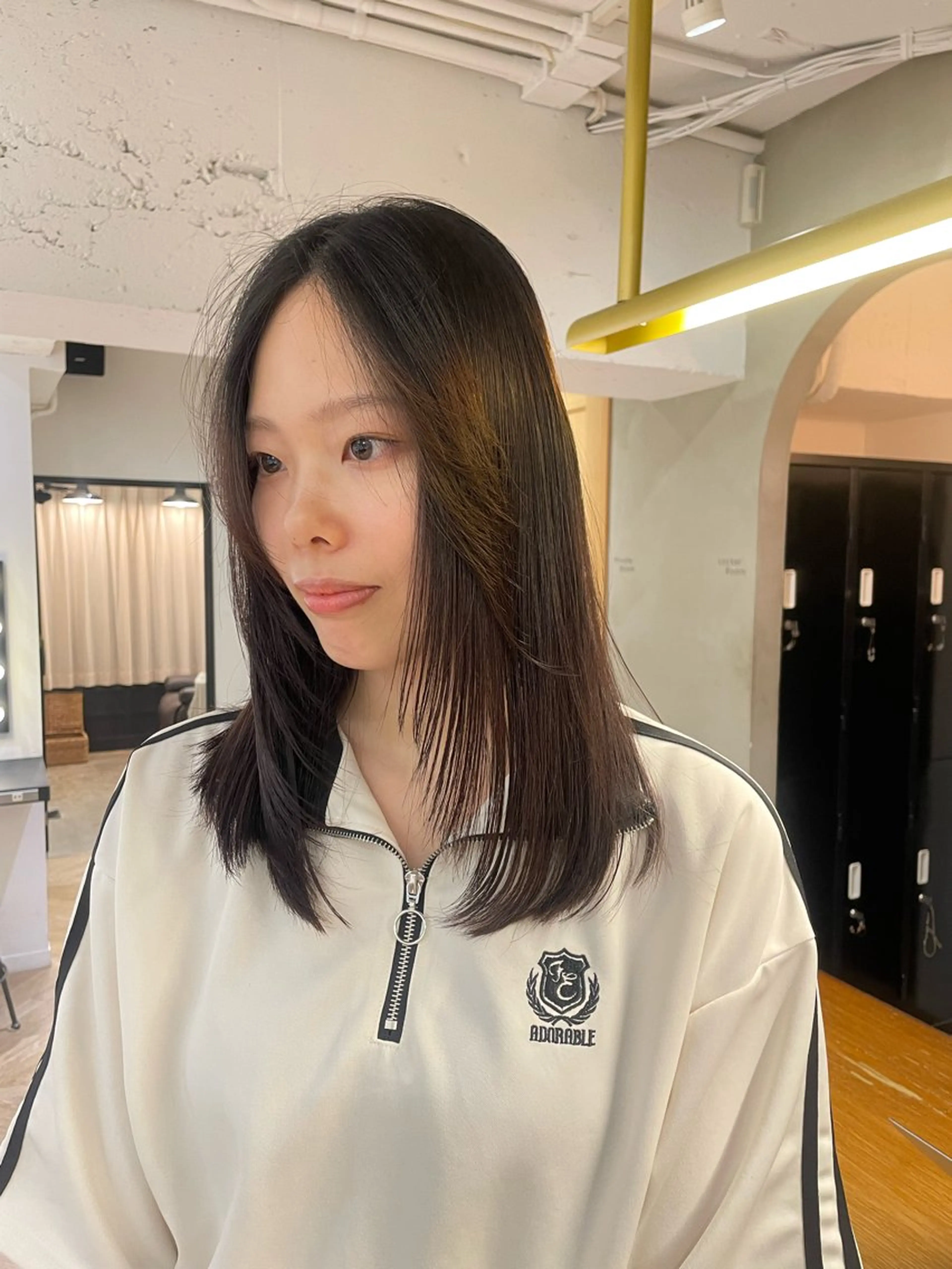 セミロング 顔まわりレイヤー レイヤーカット 酸性ストレート LOREN/ miuのヘアスタイル