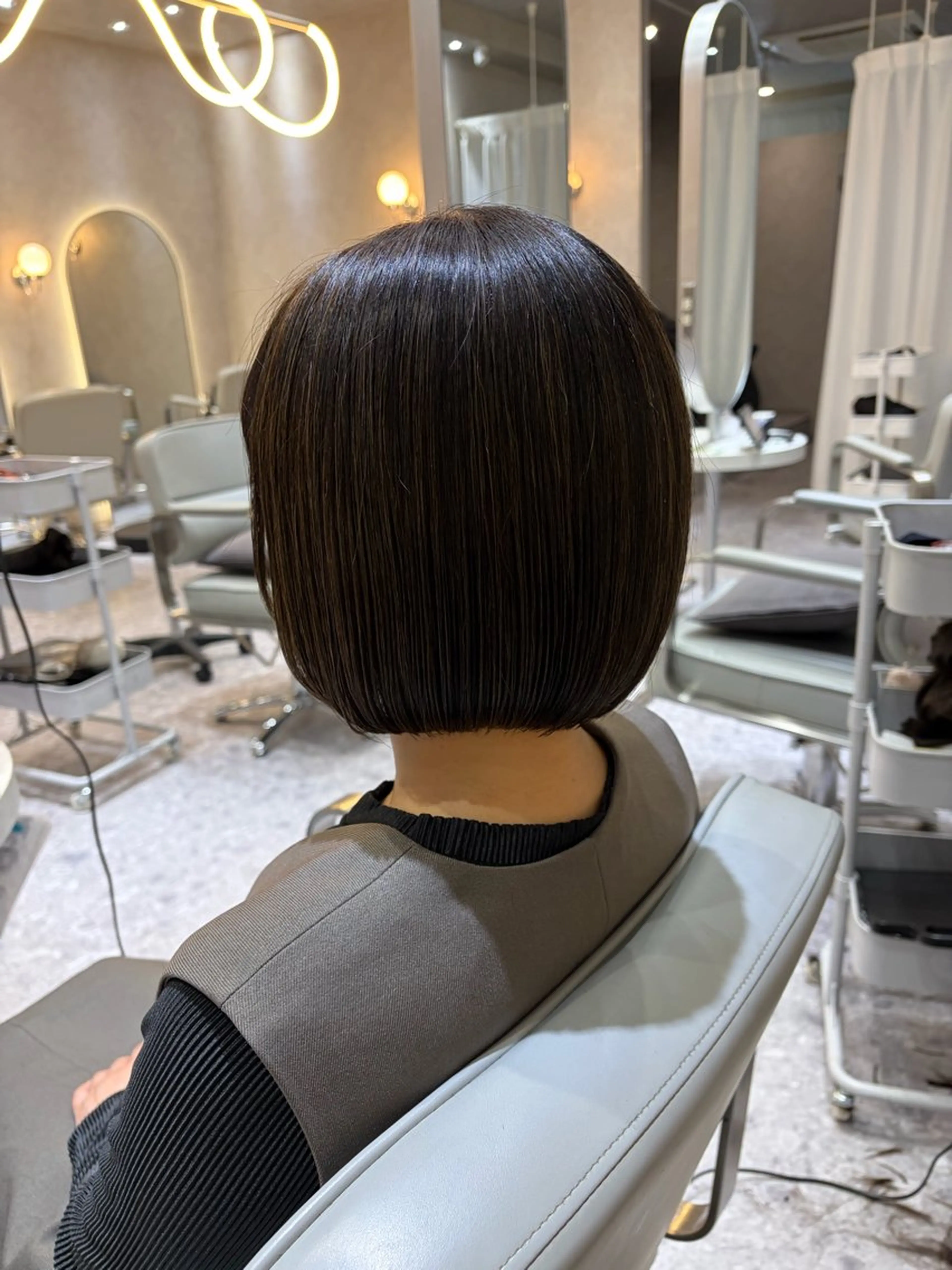 ミディアム 切りっぱなしボブ ボブ ヘアカラー Ayano‪‪🎀似 合わせ×透明感🎀のヘアスタイル