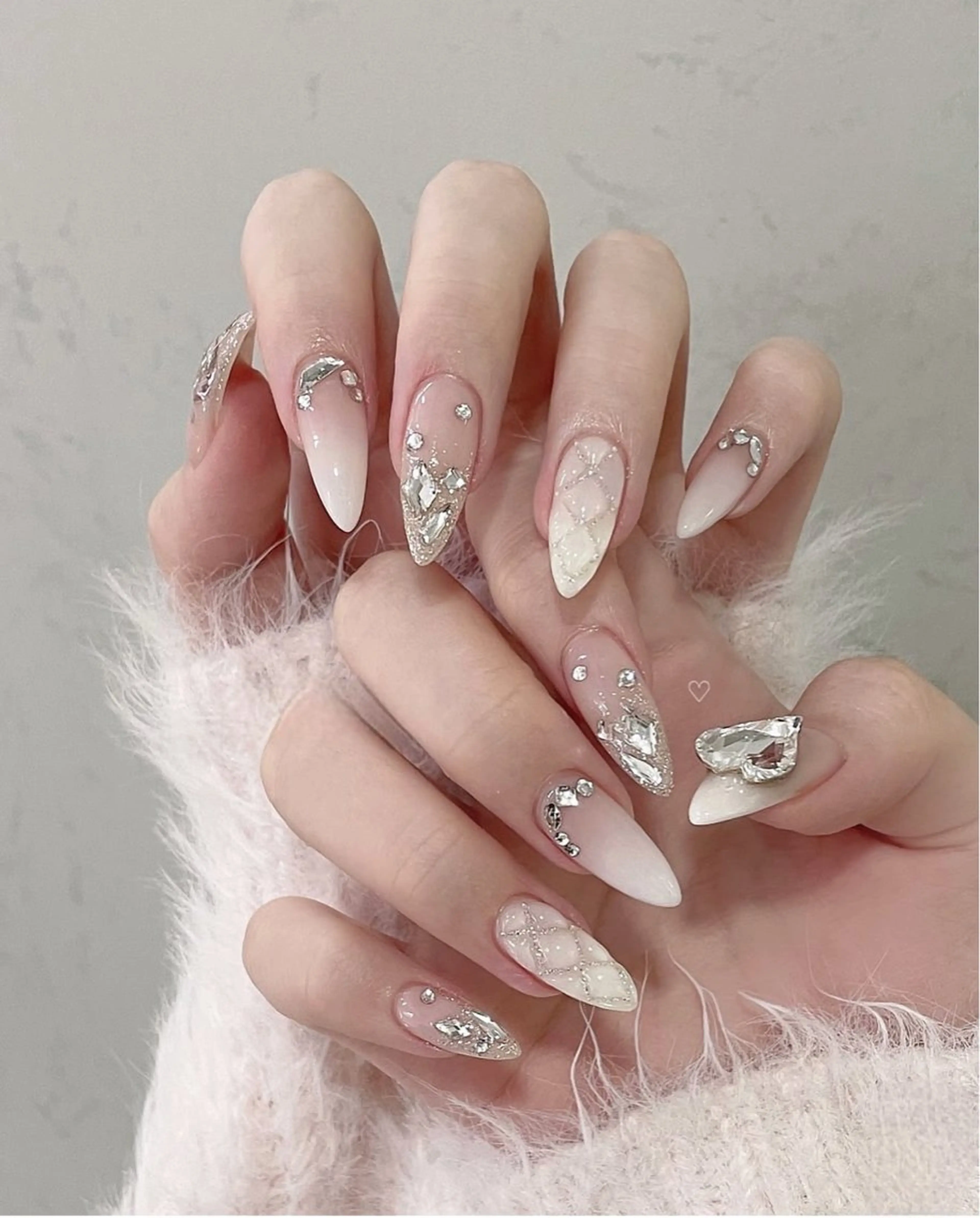 ネイル キラキラネイル マグネットネイル ミラーネイル ニュアンスネイル 春ネイル ハンドネイル Lyna 池袋のネイルデザイン