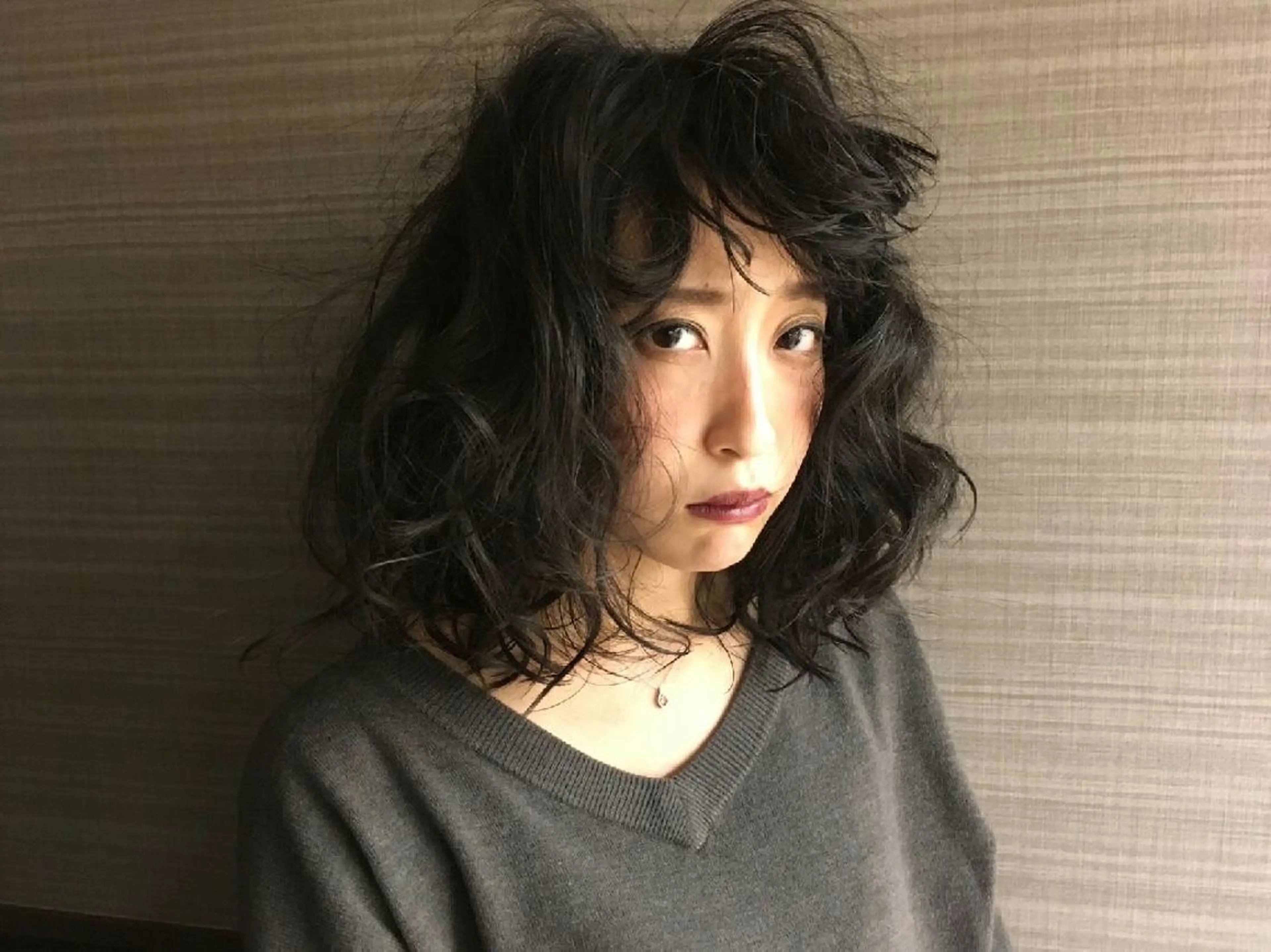 ミディアム ヘアアレンジ 透明感ハイライト◎ 伊藤夏海のヘアスタイル
