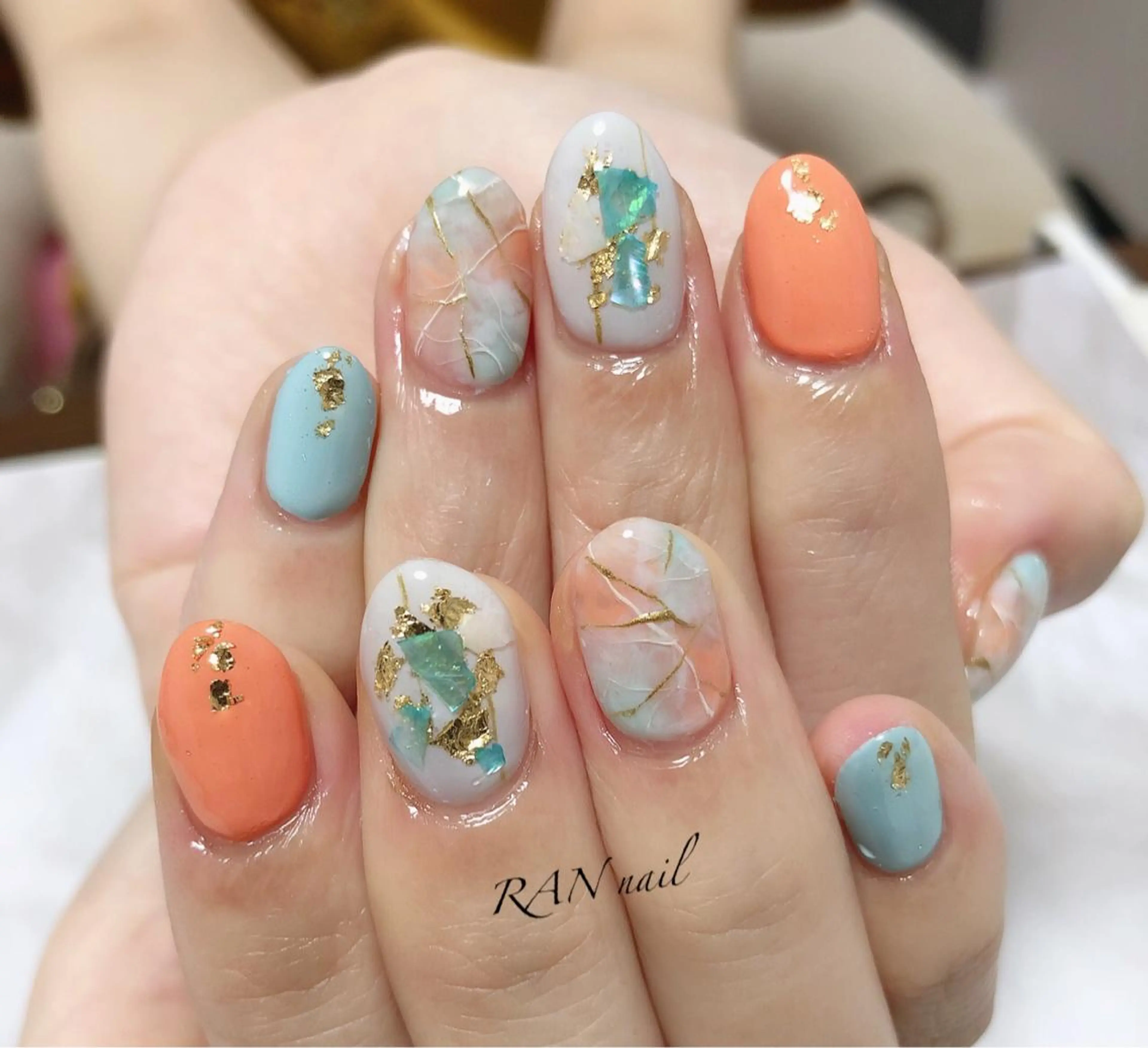 ネイル ブルー フットネイル キラキラネイル オフィスネイル ピンク ハンドネイル フットネイル RAN nail 〜ランネイル〜所属・RAN nailのネイルデザイン